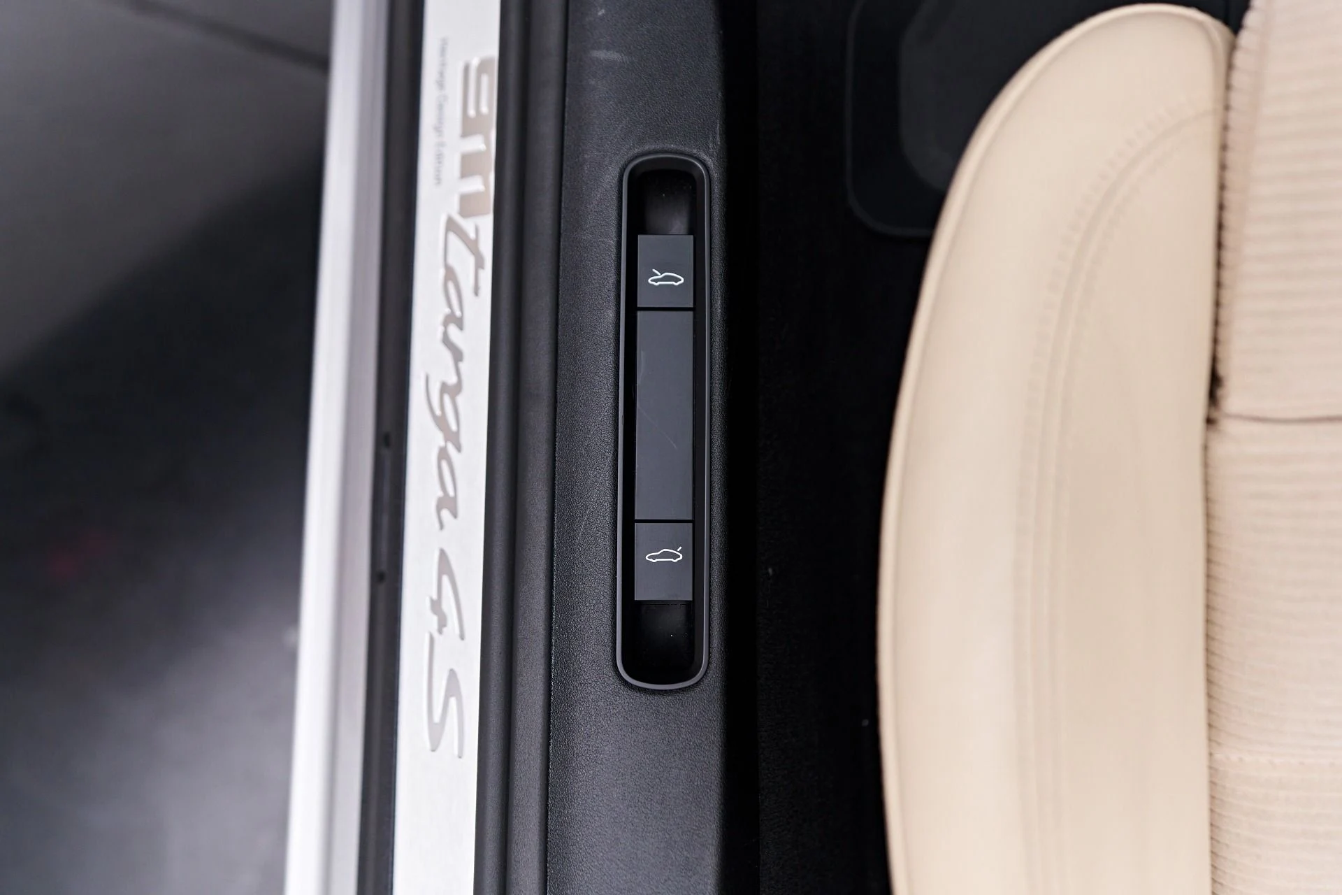 mph051_3601387354_Used_2021_Porsche_911_Targa_4_S_1757037675_e2f4359c65