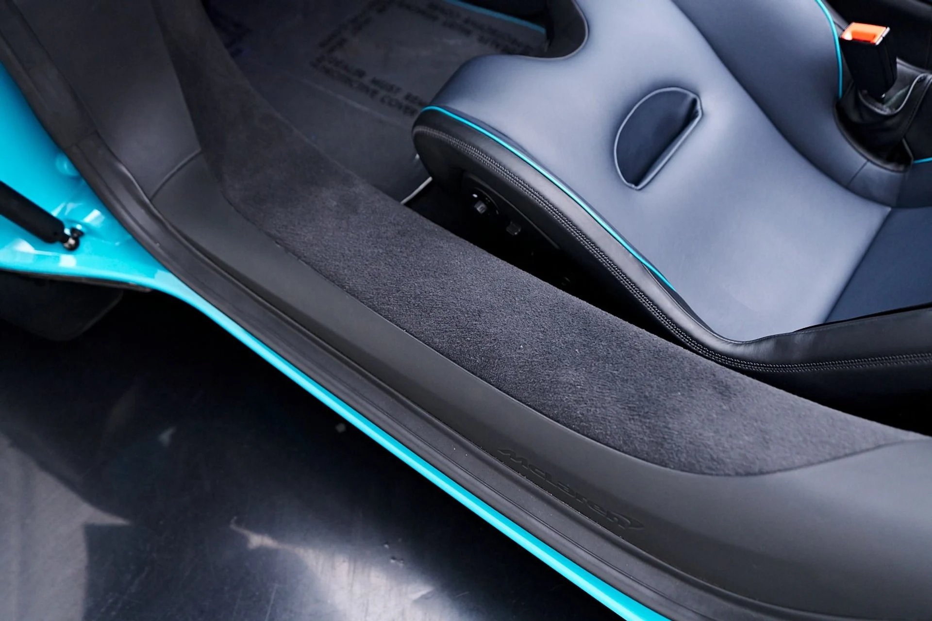 mph051_3627650285_Used_2025_Mc_Laren_Artura_Tech_Lux_1745952984_802c981169