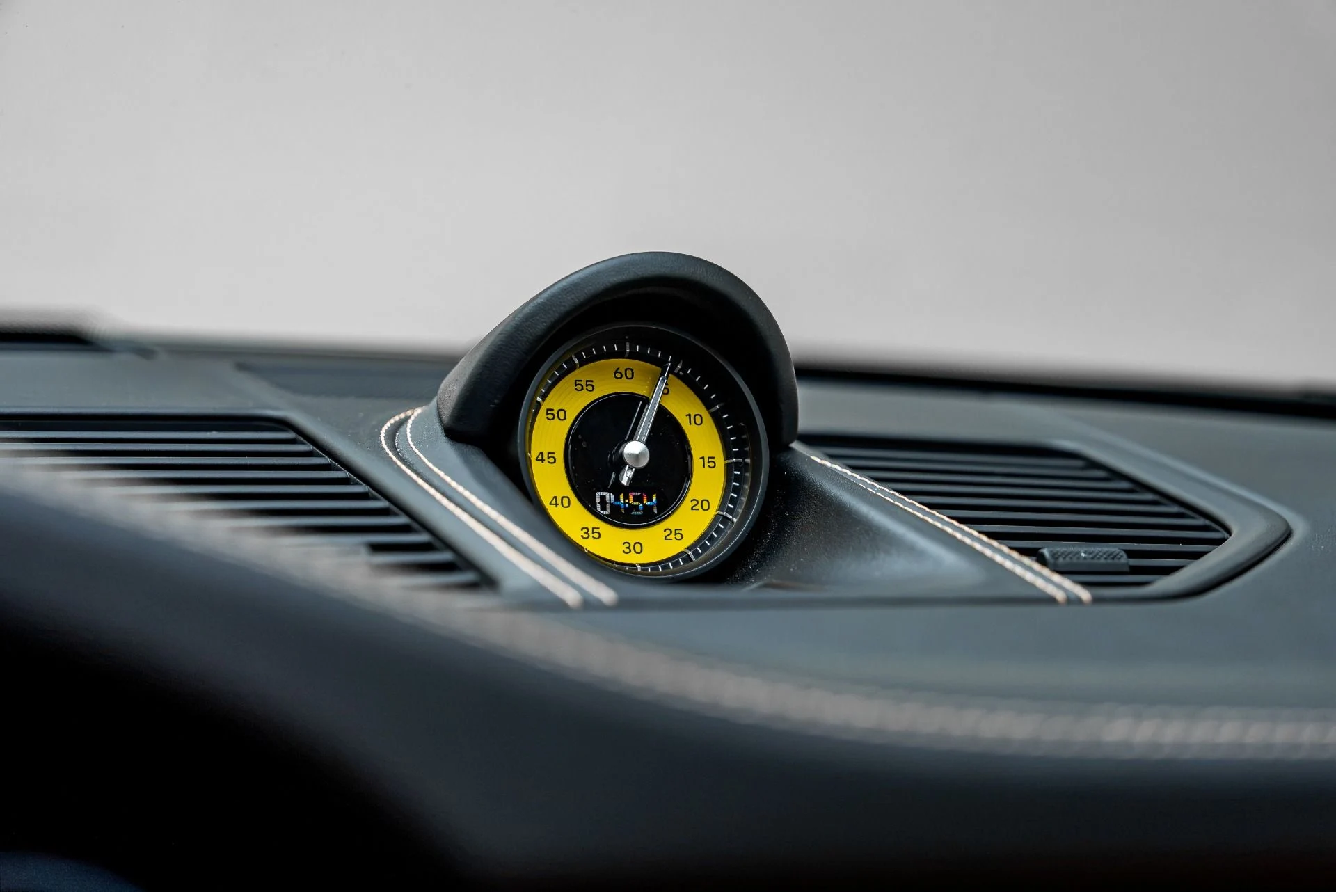 mph051_3628133810_Used_2023_Porsche_911_Targa_4_GTS_1784608892_c219811438
