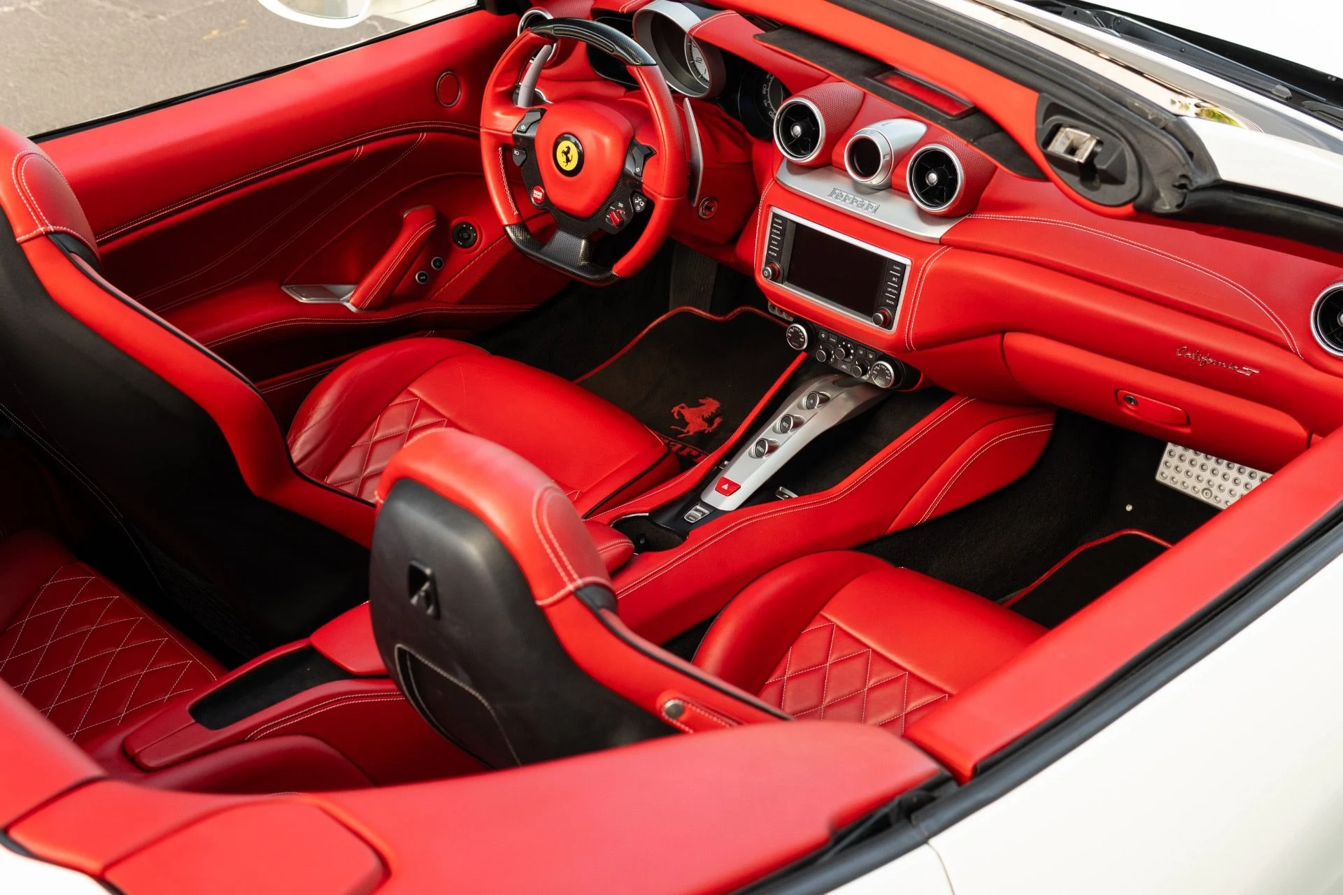 mph051_3639800459_Used_2017_Ferrari_California_T_1767901112_4952f9052a