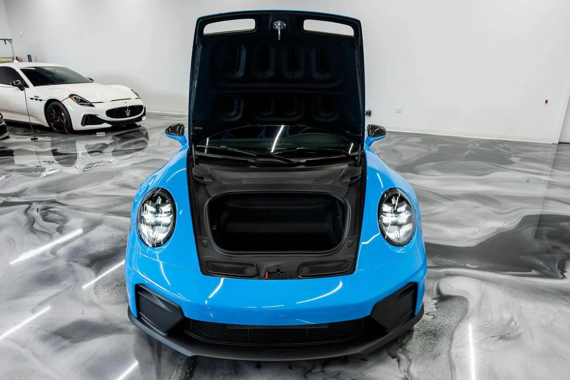 mph051_3656613026_Used_2026_Porsche_911_GT_3_w_Touring_Pkg_Coupe_2_D_1789774048_8df55a36ae