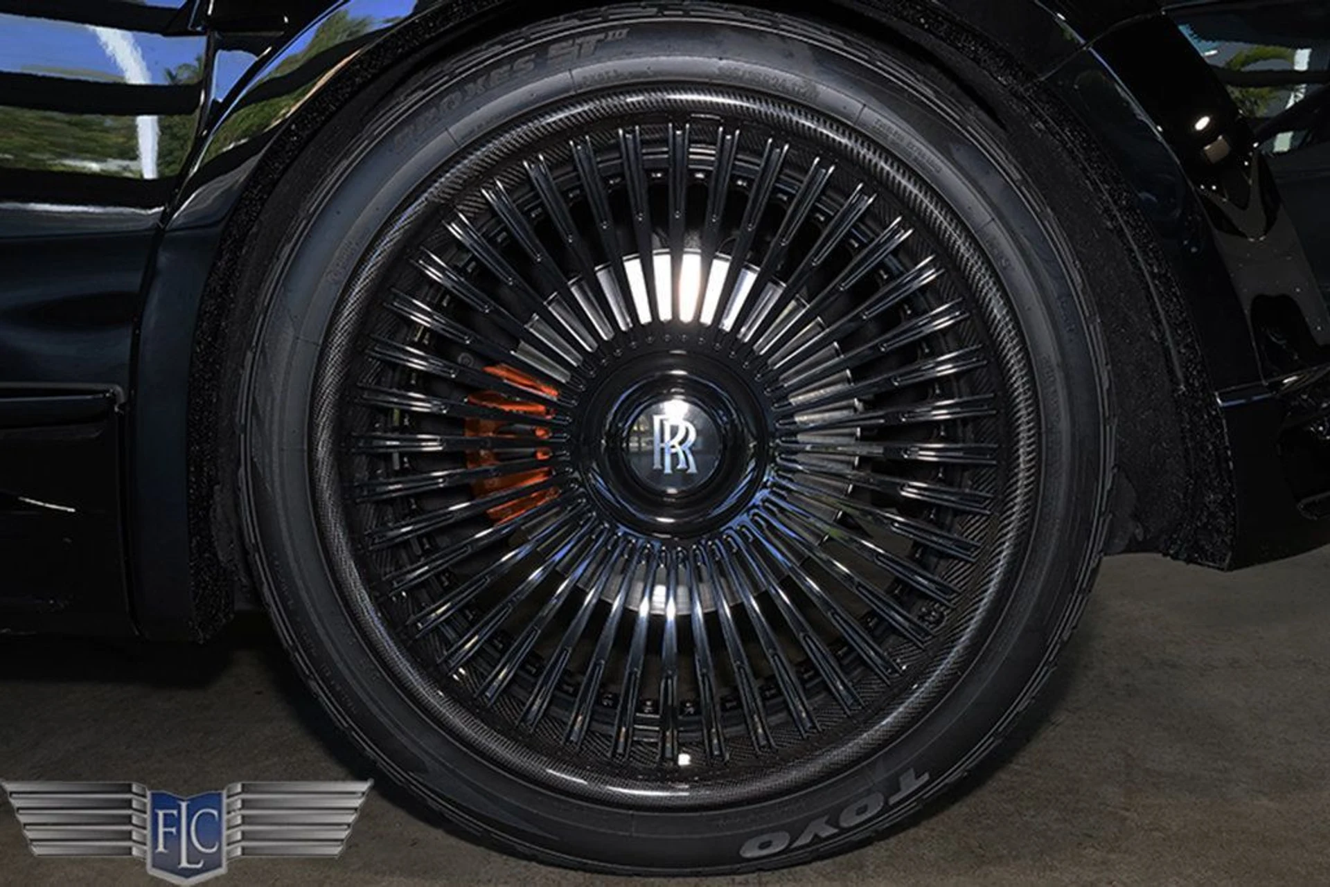 mph051_3670864344_used_2023_rolls_royce_cullinan_blackbadgesportutility_9689_23001935_52_1024_1718f7c2f8