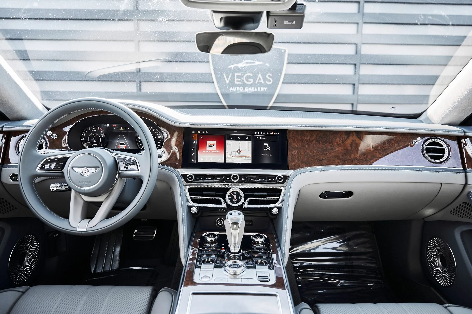 mph051_3679893595_Used_2026_Bentley_Flying_Spur_V8_1775613330_5eb42e7d19