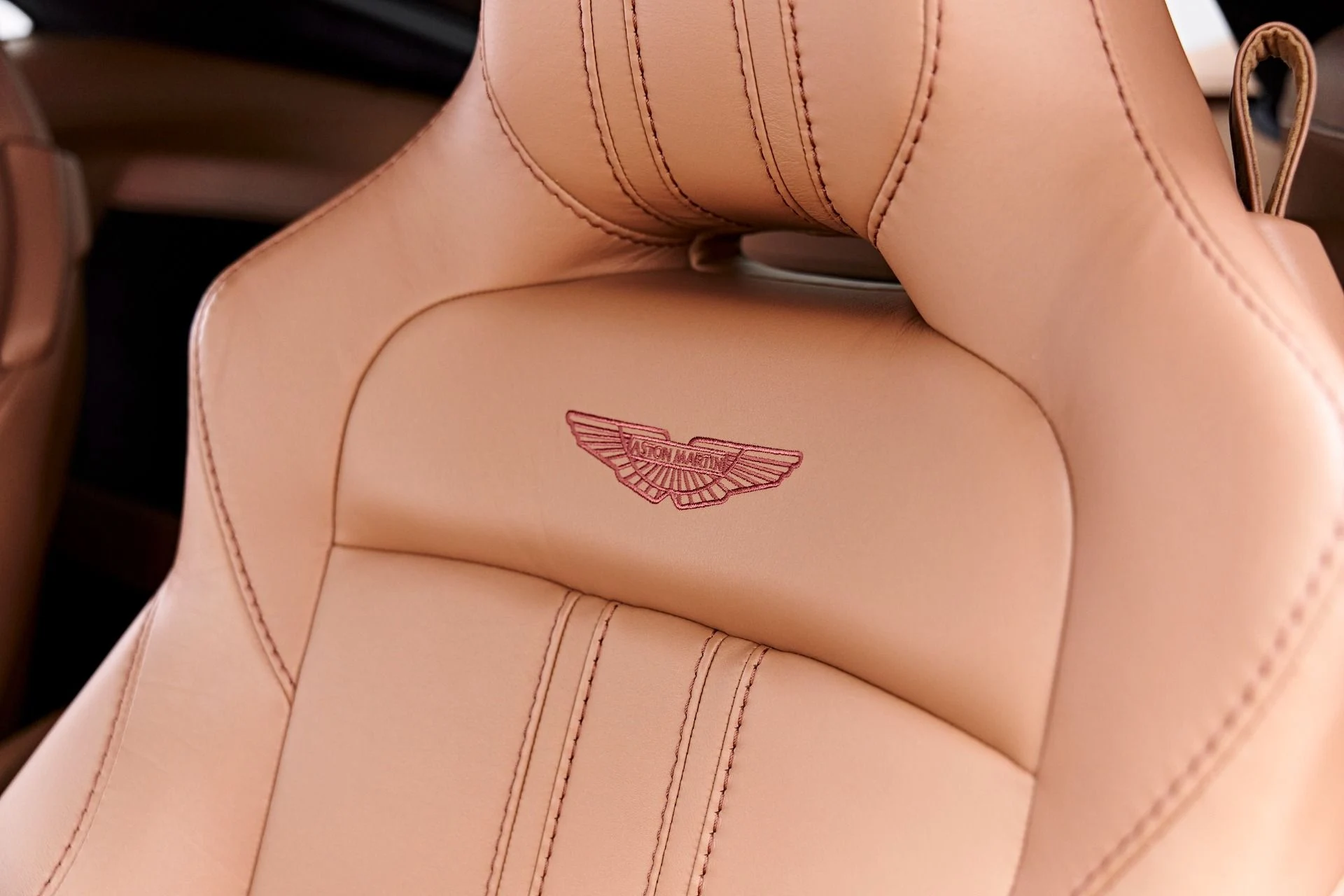 mph051_3687724065_Used_2020_Aston_Martin_Vantage_Base_1777504331_3a817a98c5