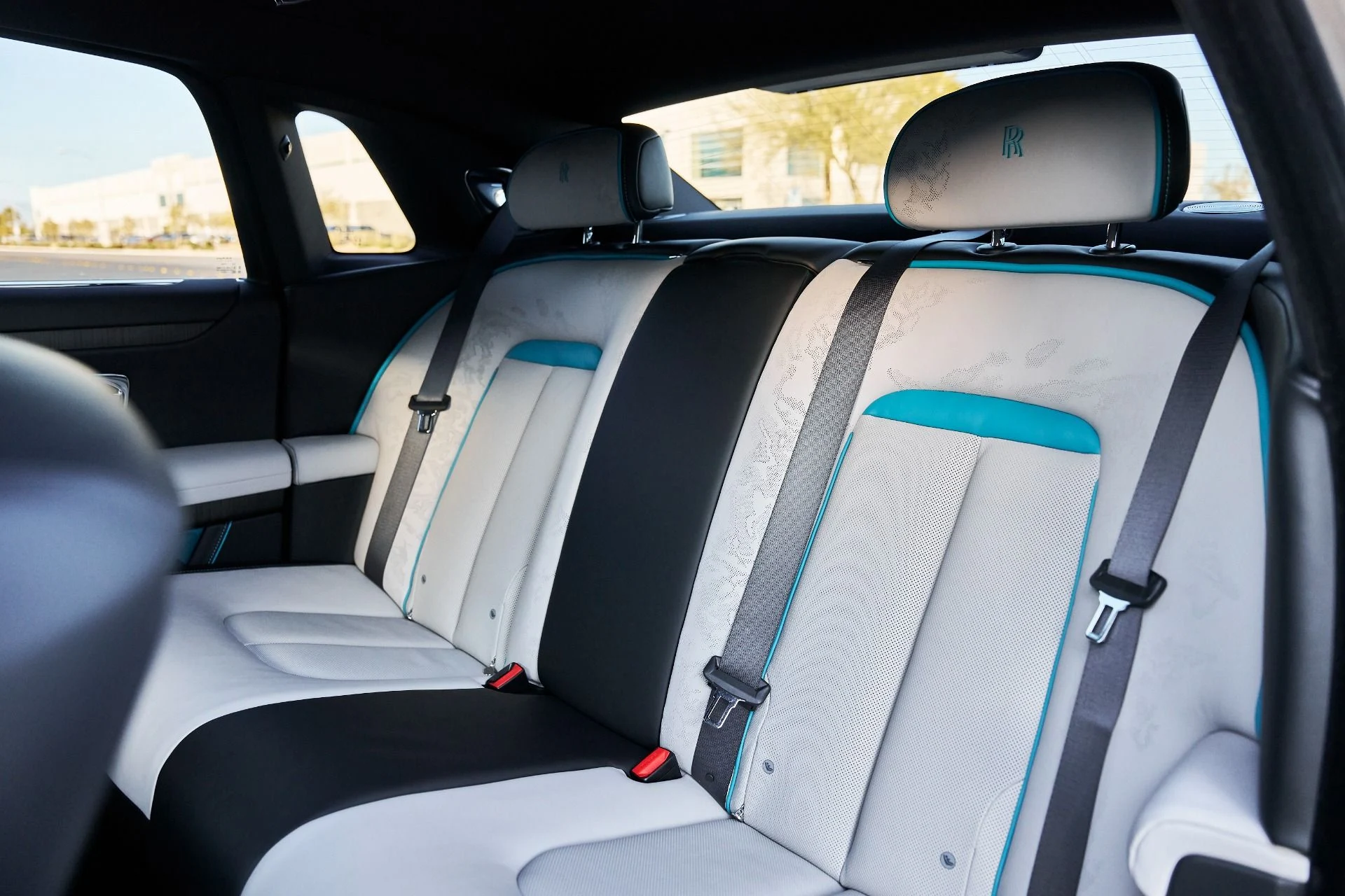 mph051_3689888501_Used_2025_Rolls_Royce_Ghost_Base_1770087468_5404ab2551