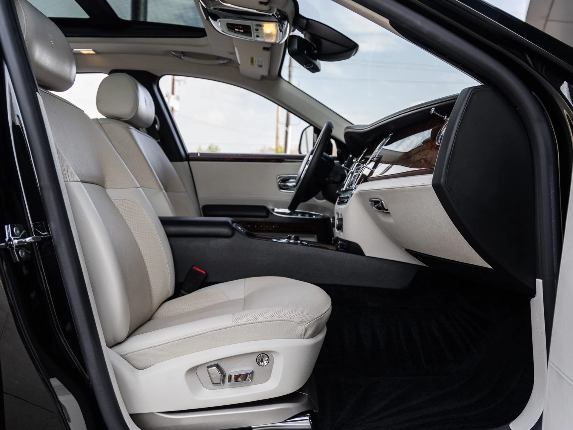 mph051_3690929608_52_8d49684689