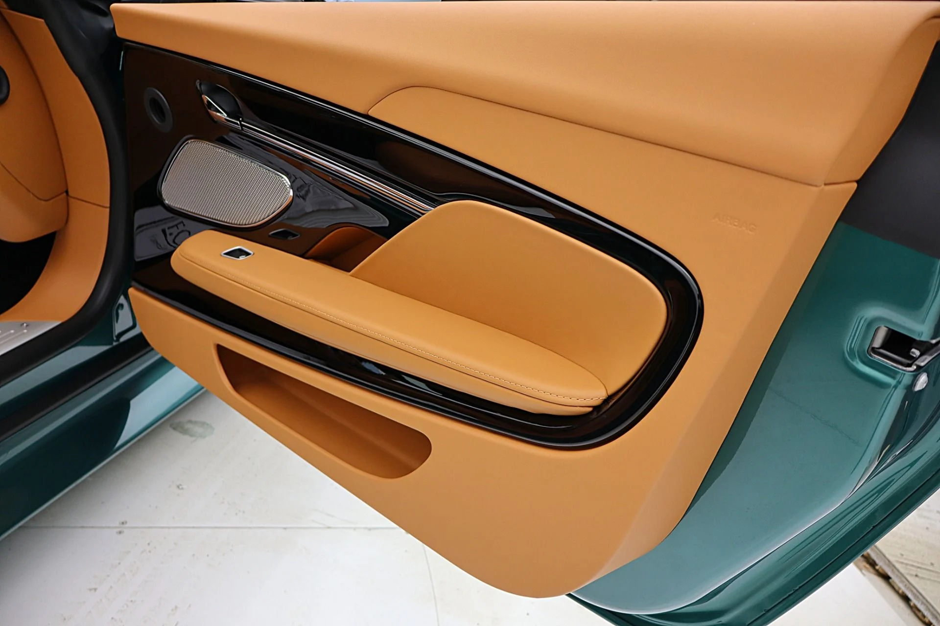 mph051_3713145876_New_2026_Aston_Martin_DB_12_Volante_445f514aa0