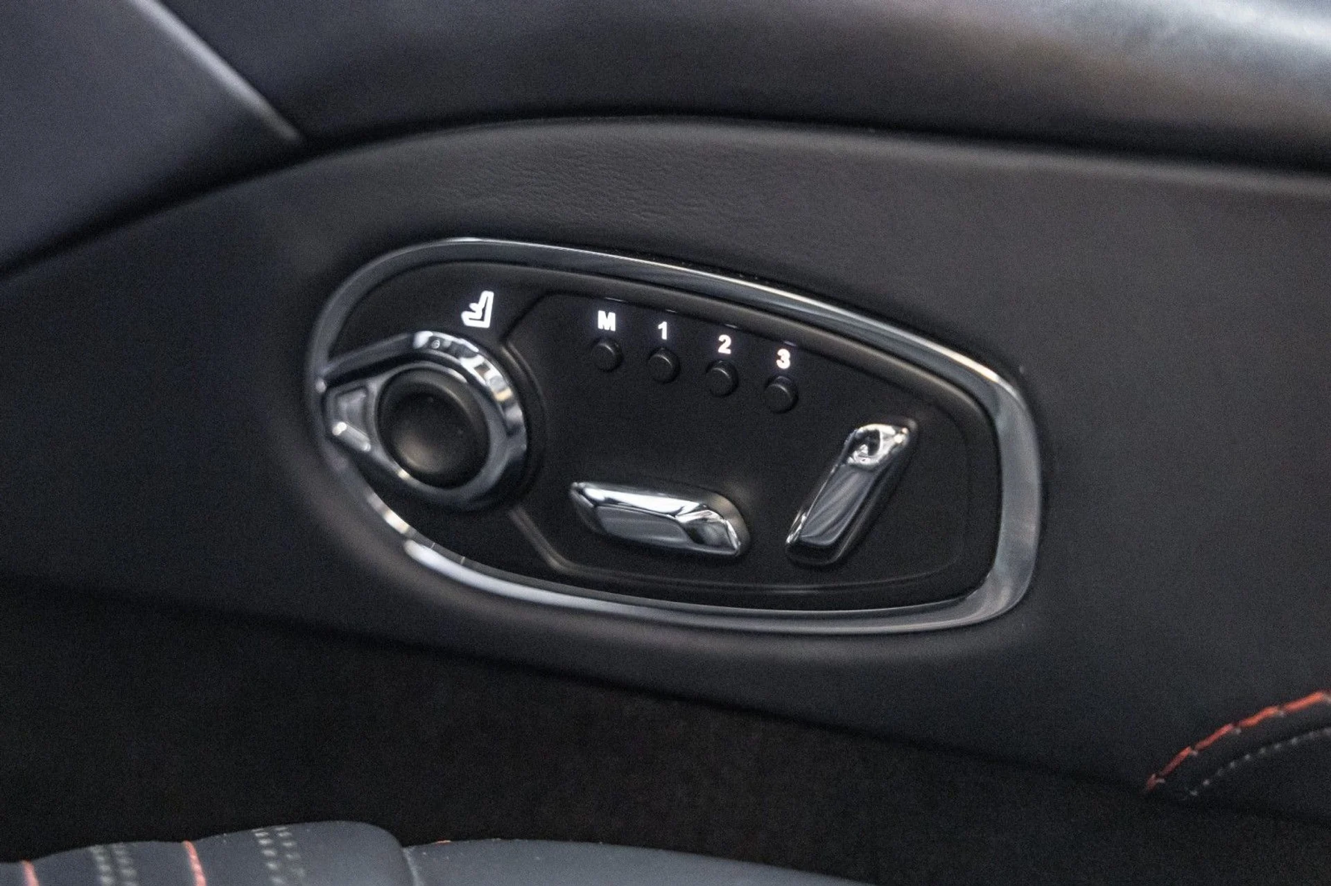 mph051_3715408009_Vg_5d9ebd7941