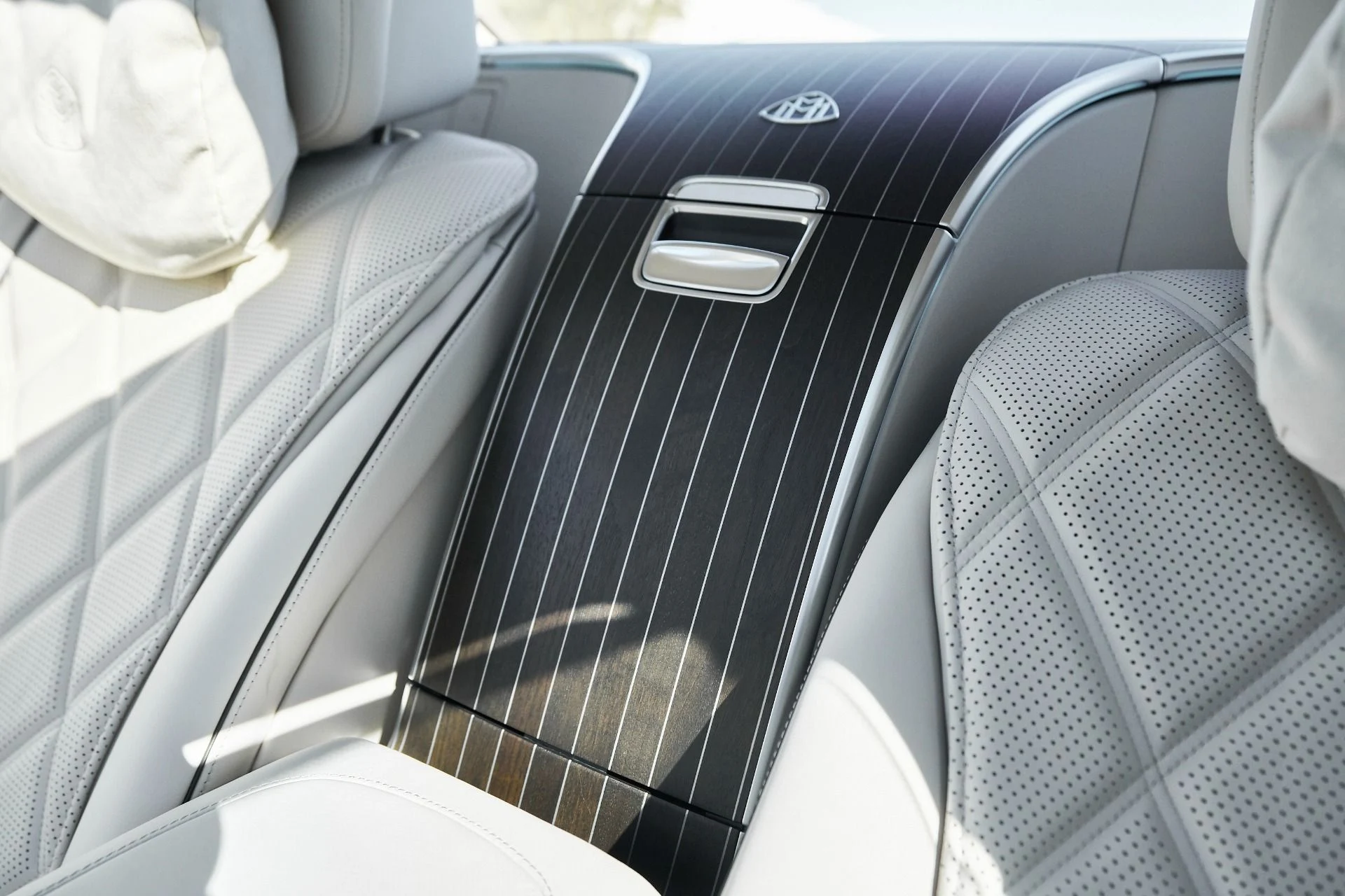 mph051_3718690107_Used_2025_Mercedes_Benz_S_Class_Maybach_S_680_1761611122_41a701aca8