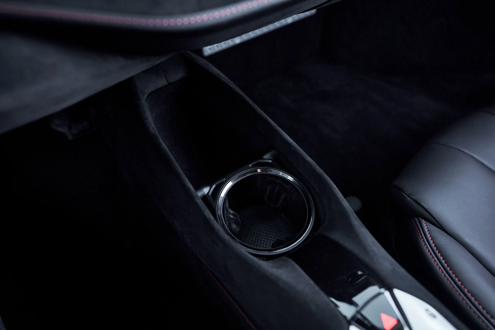 mph051_373297244_Used_2023_Ferrari_SF_90_Stradale_Base_1762651003_da0ffe46b6