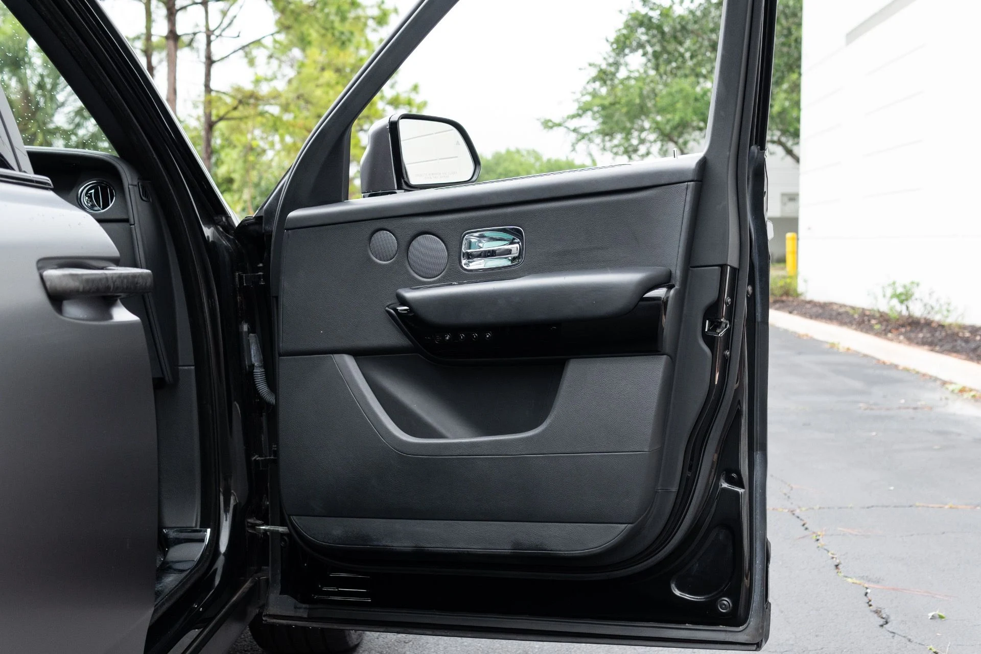 mph051_3740674978_Used_2020_Rolls_Royce_Cullinan_1775753700_780fac46c2