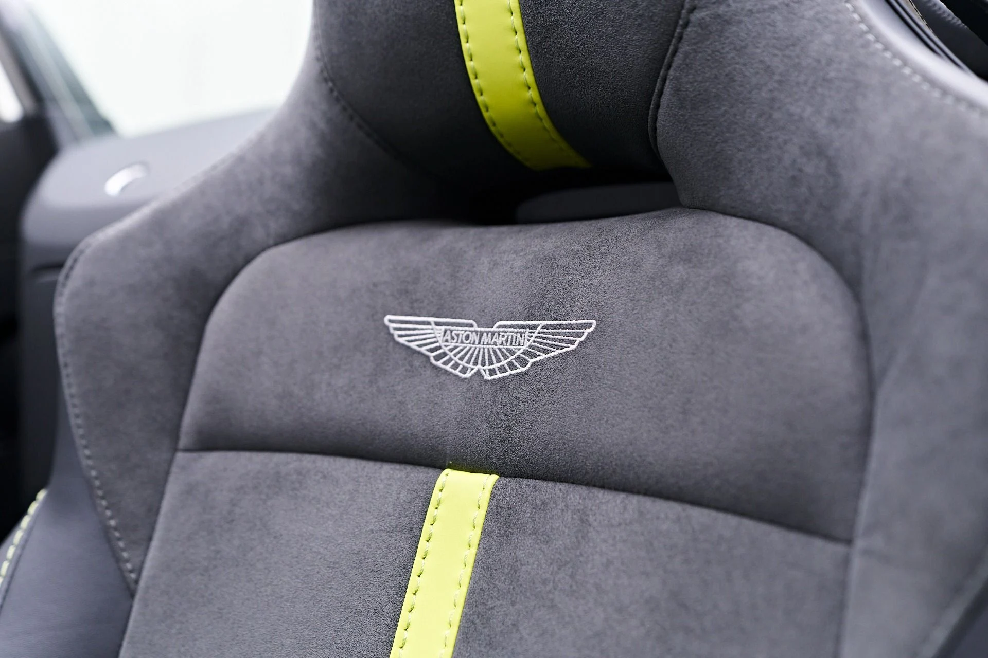 mph051_3756414082_Used_2023_Aston_Martin_Vantage_F1_Edition_1754013179_37efd54814
