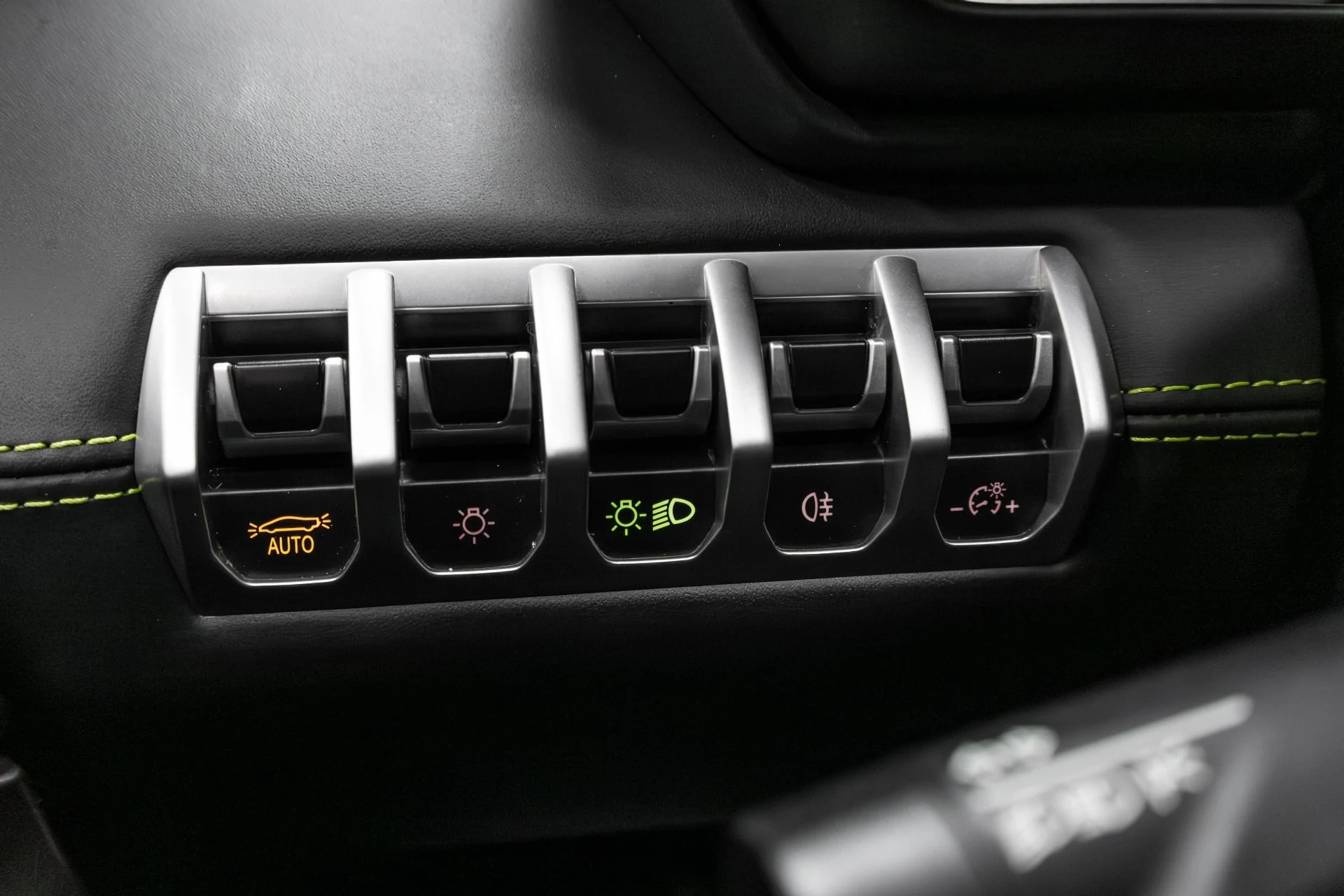 mph051_3766432898_Used_2015_Lamborghini_Aventador_LP_700_4_1770952947_d5989e8a5c