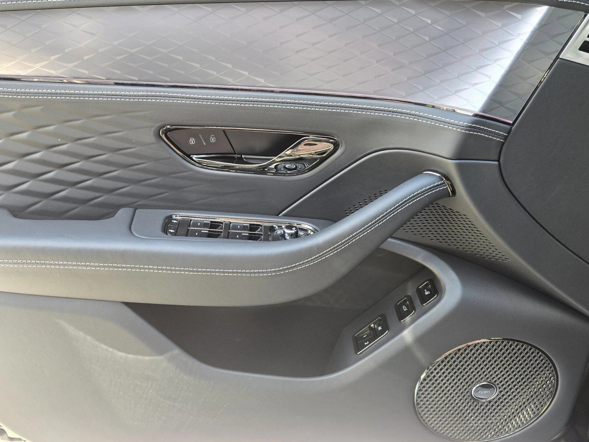 mph051_3773182784_da4d1a4a0f953e491490c55ae2a304c3x_379788eb29