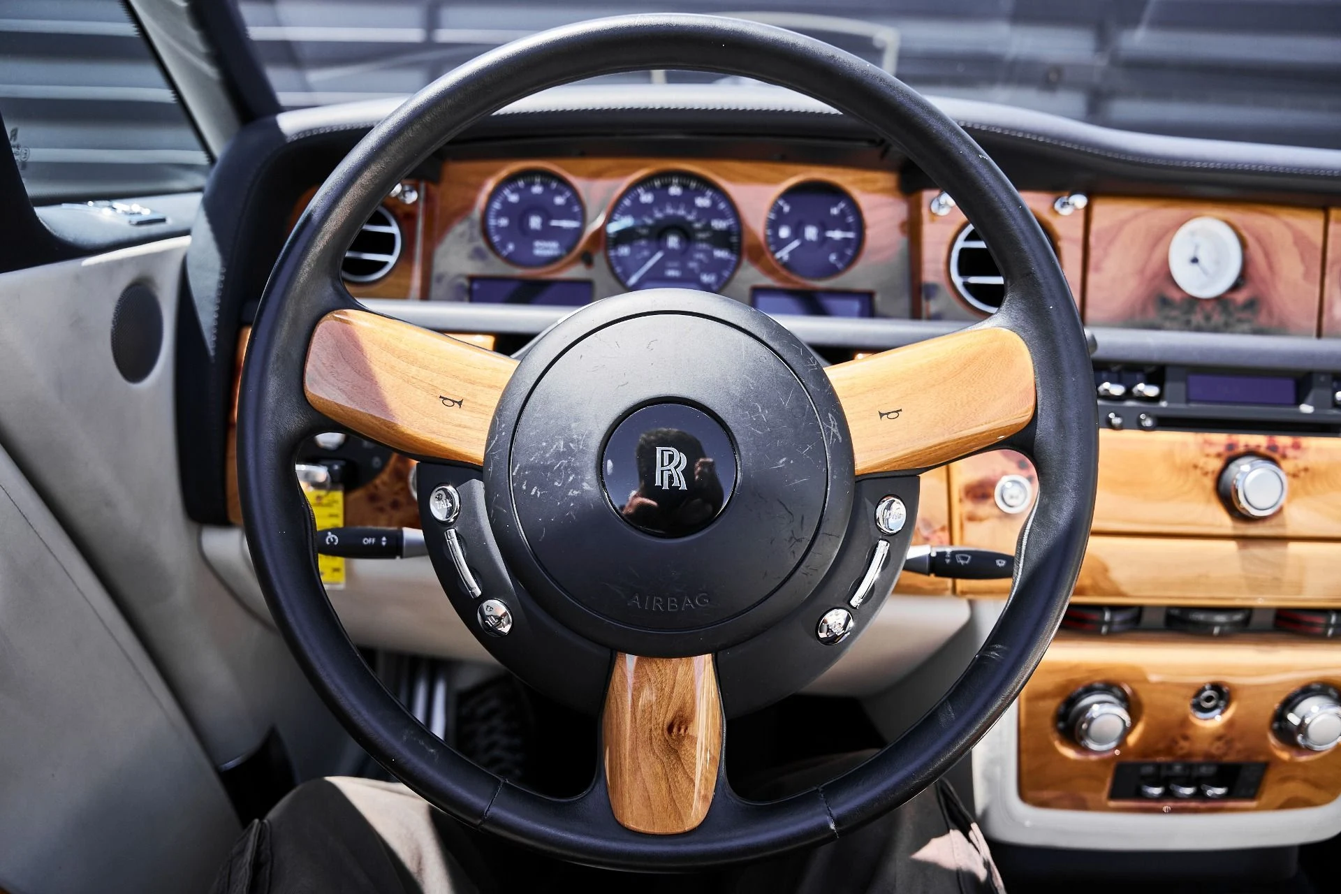 mph051_3792404053_Used_2009_Rolls_Royce_Phantom_Drophead_Coupe_Base_1779209709_5e4b6b1fe2