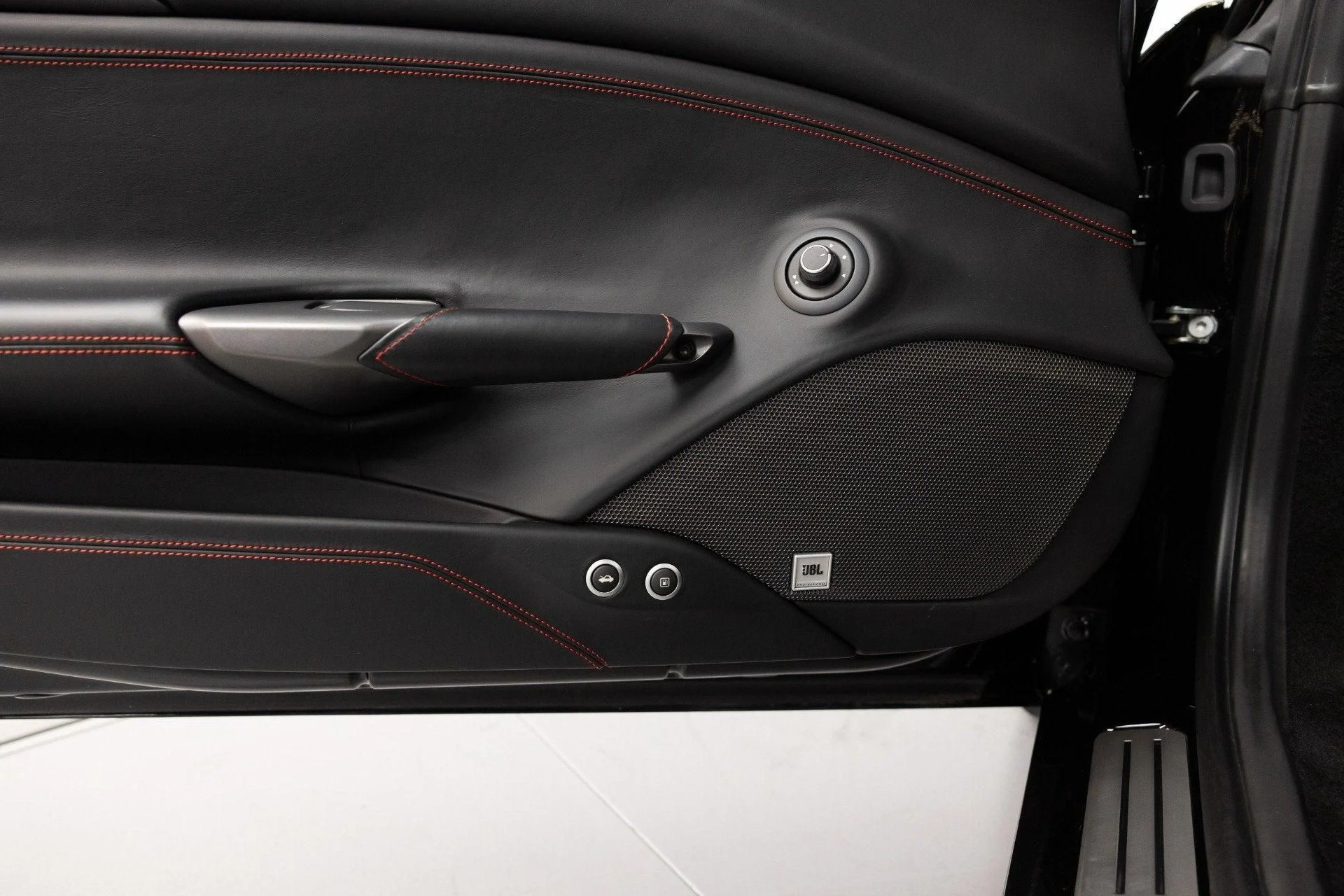 mph051_3800205637_Used_2017_Ferrari_488_Spider_1787836783_ba00095e4d