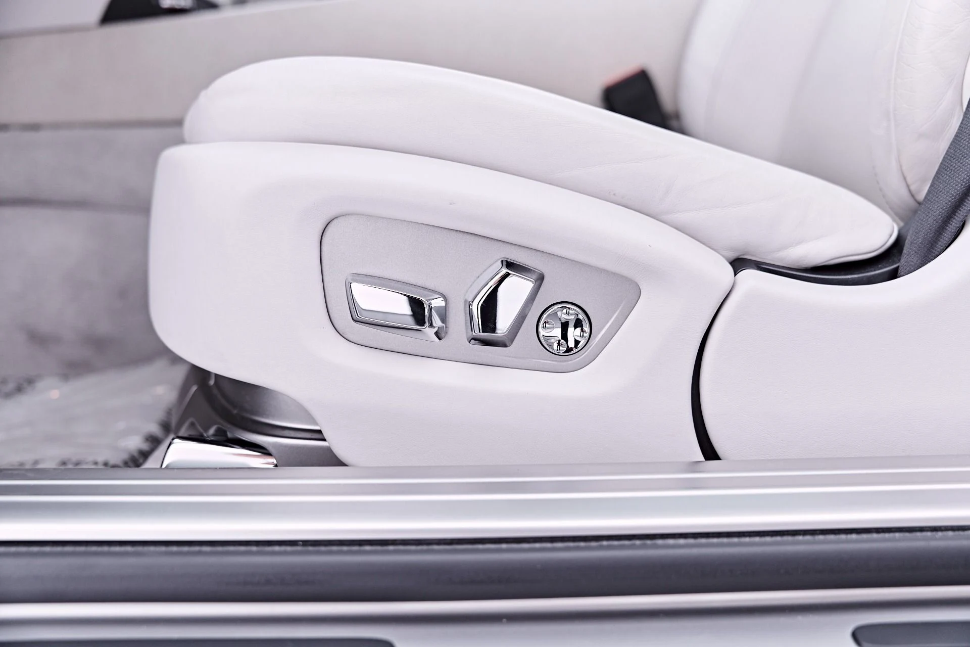 mph051_3810085034_Used_2014_Rolls_Royce_Wraith_Base_1782842449_5988310e7e