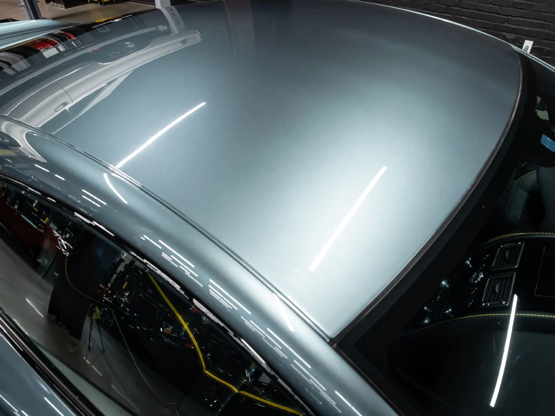 mph051_3814616903_aston_martin_v8_vantage_2015_7559182c44
