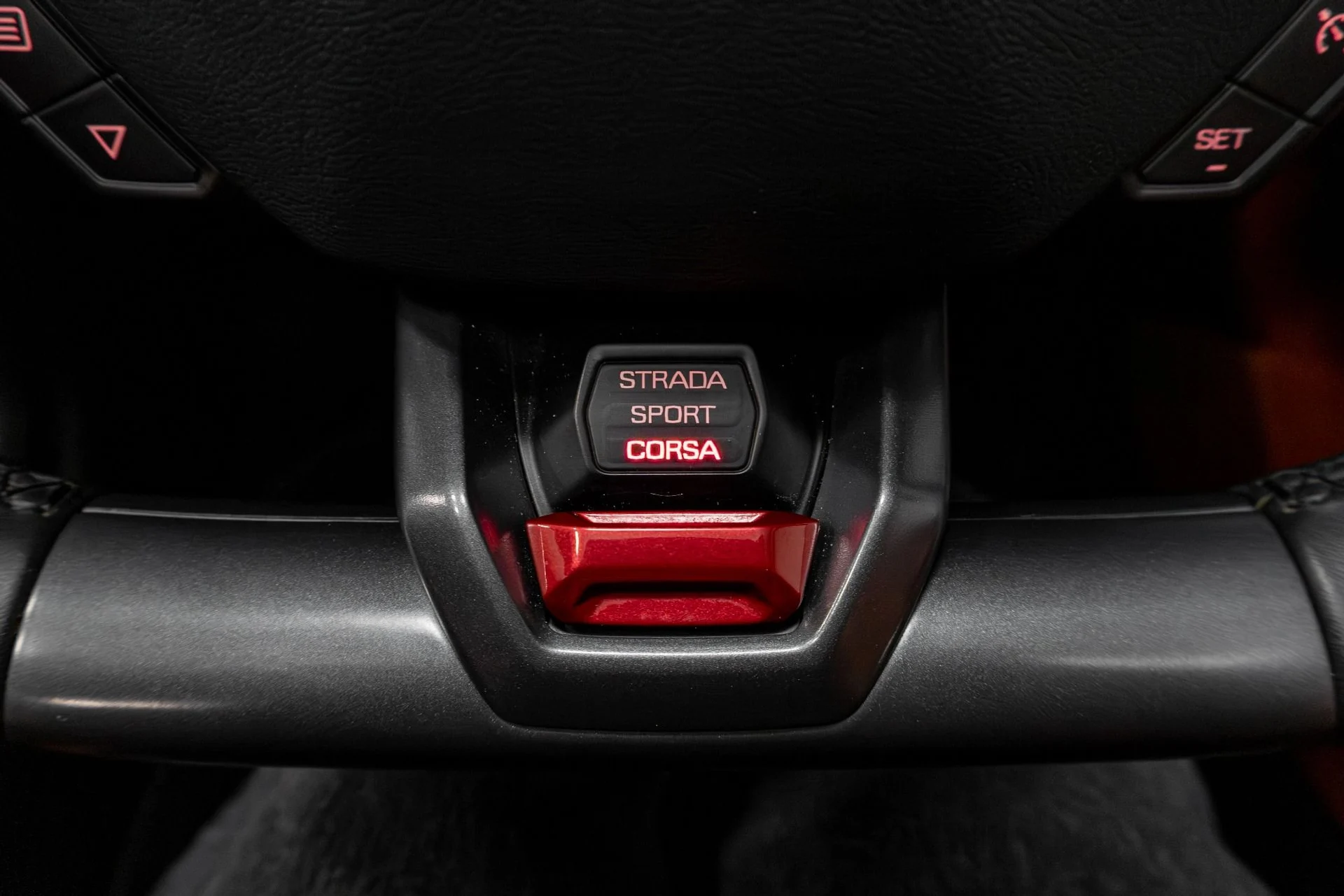 mph051_3821003949_Used_2019_Lamborghini_Huracan_LP_580_2_S_1778195053_616050b089