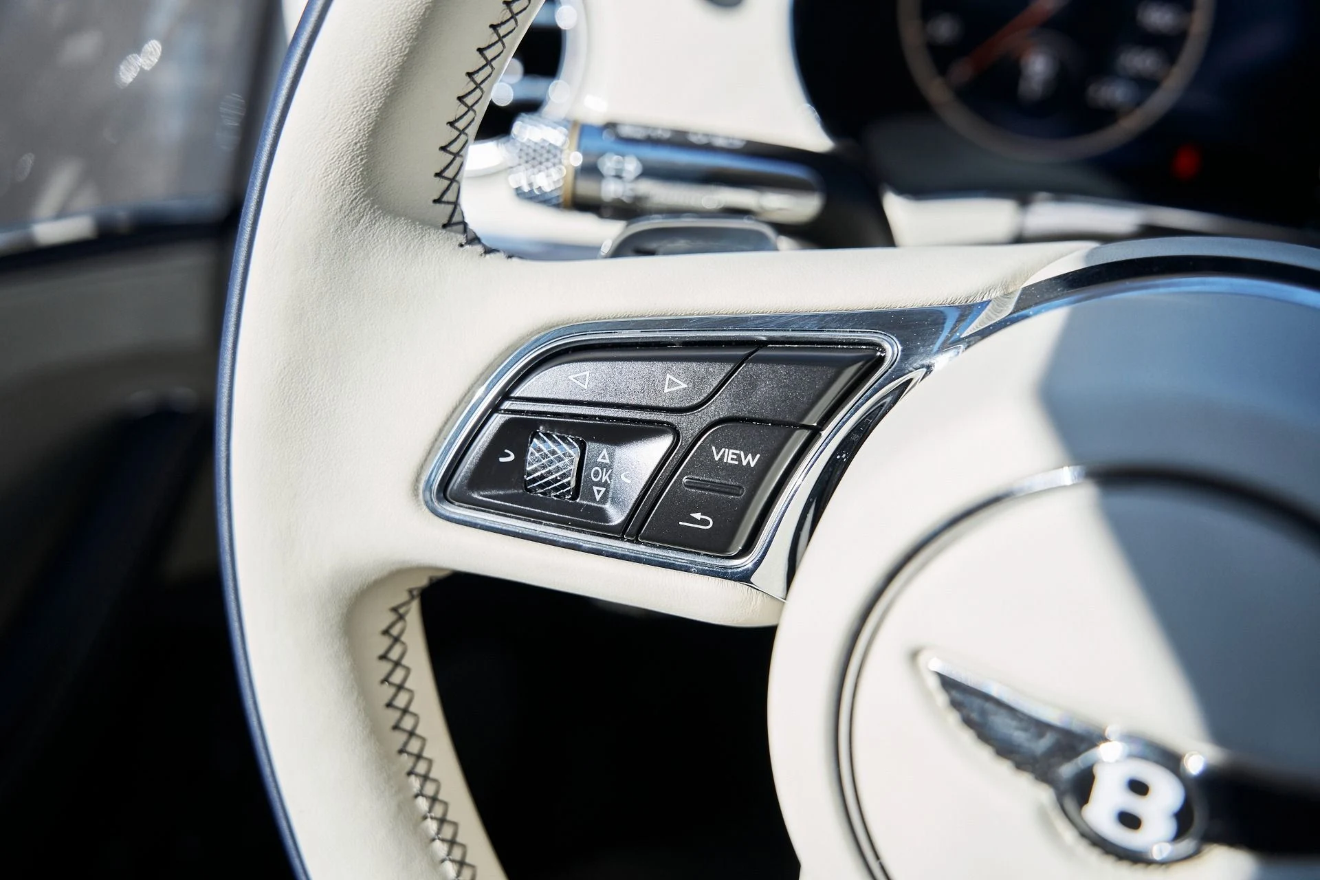 mph051_3827556984_Used_2024_Bentley_Flying_Spur_Mulliner_V8_1773796273_bb69da9a3b