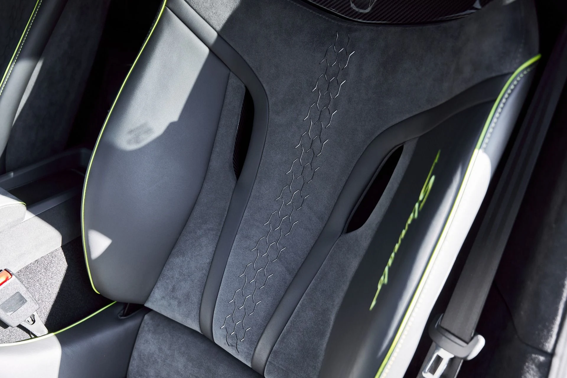 mph051_3827721751_Used_2024_Lamborghini_Huracan_Sterrato_Base_1767062470_39de2539f6