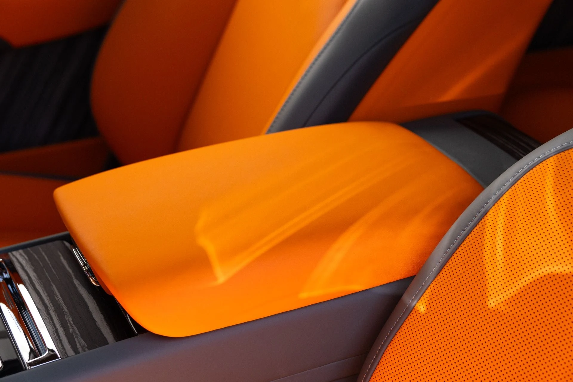 mph051_3835559668_Used_2024_Rolls_Royce_Spectre_1772250917_3bf601f66e