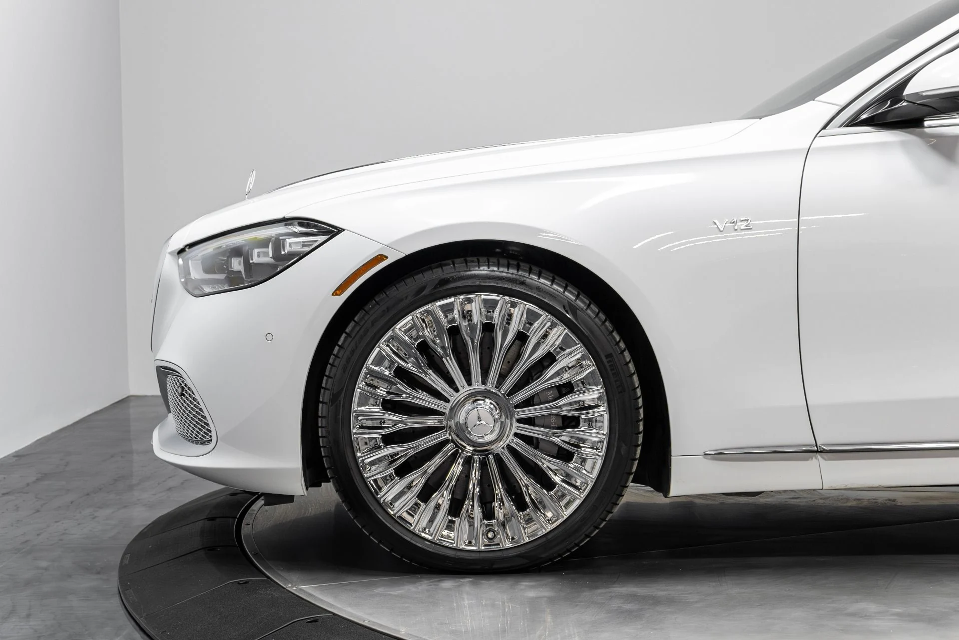 mph051_3844427619_Used_2024_Mercedes_Benz_S_Class_Maybach_S_680_4_MATIC_1766187081_dd0adb63a7