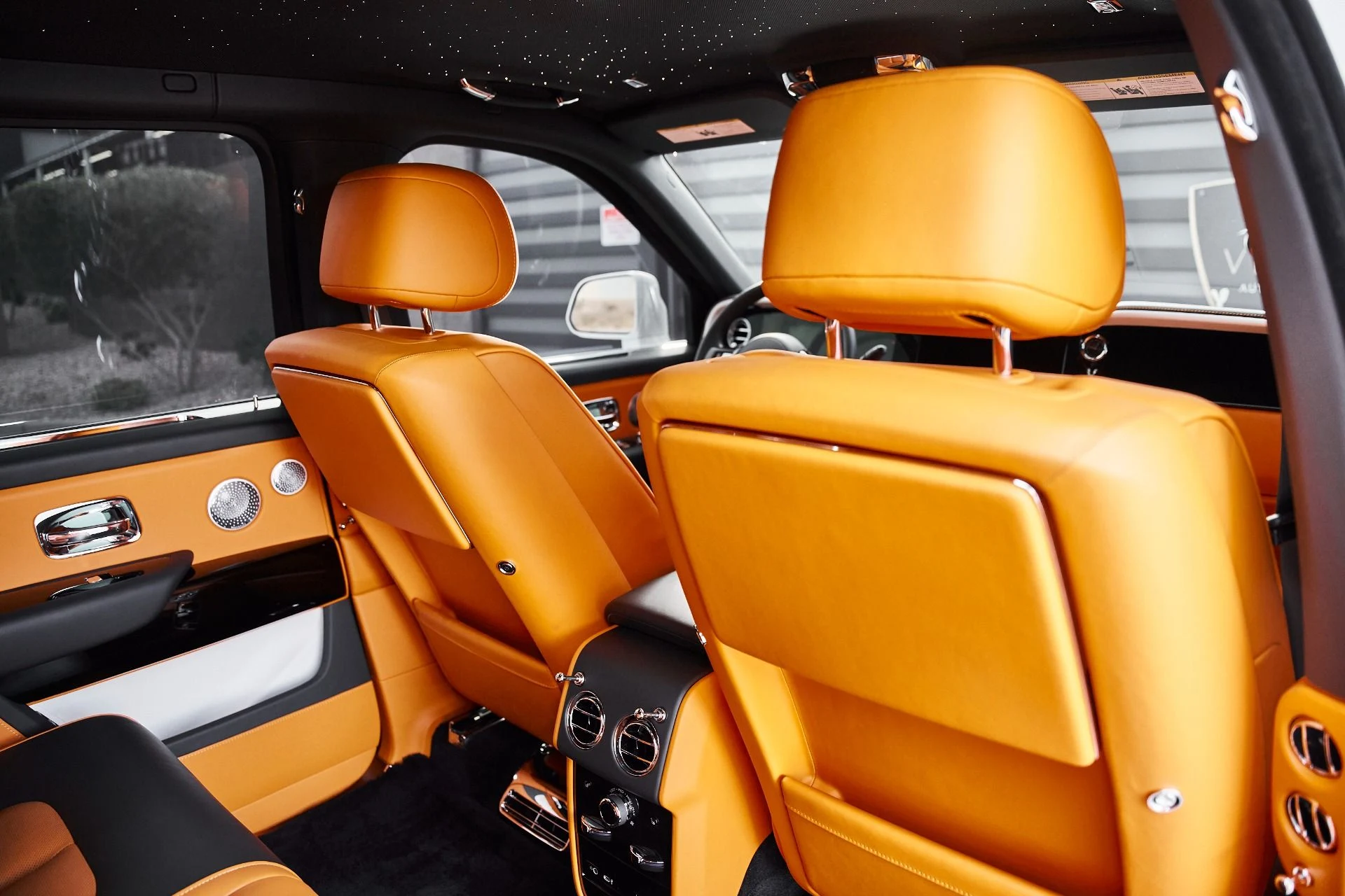 mph051_3848790000_Used_2025_Rolls_Royce_Cullinan_Base_1770950916_cf477f0358