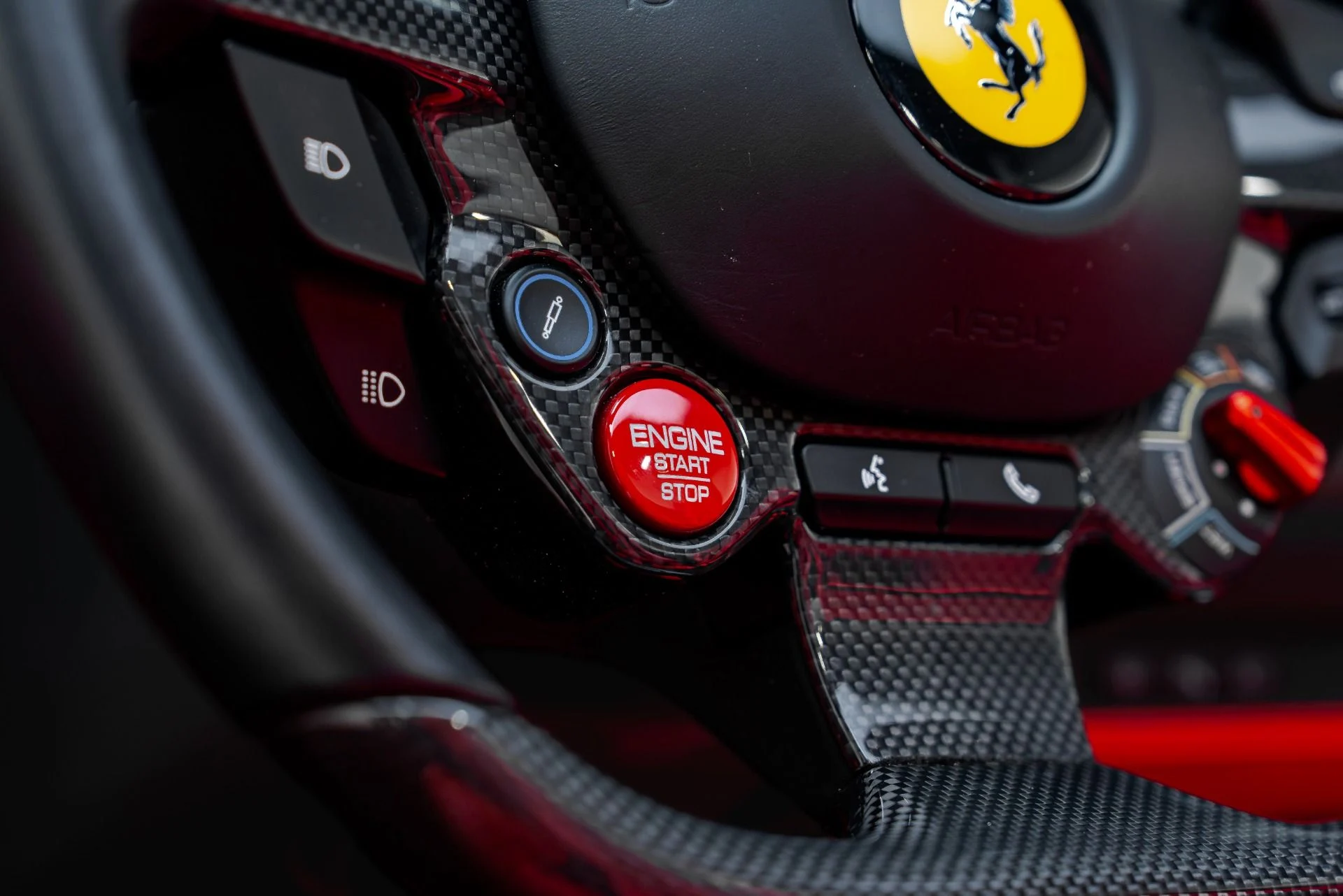 mph051_3854782644_Used_2022_Ferrari_F8_Spider_1788281695_510dc7861a