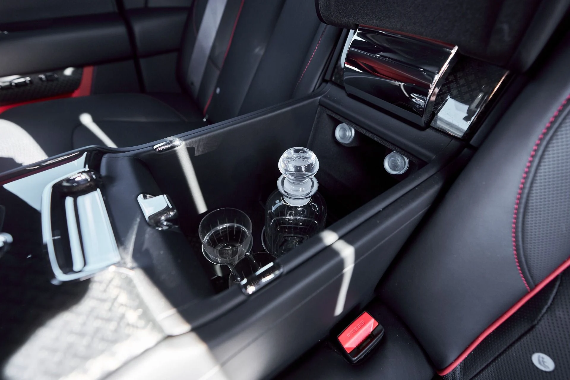 mph051_3855041738_Used_2022_Rolls_Royce_Cullinan_Black_Badge_1764038790_36ed04b5d2