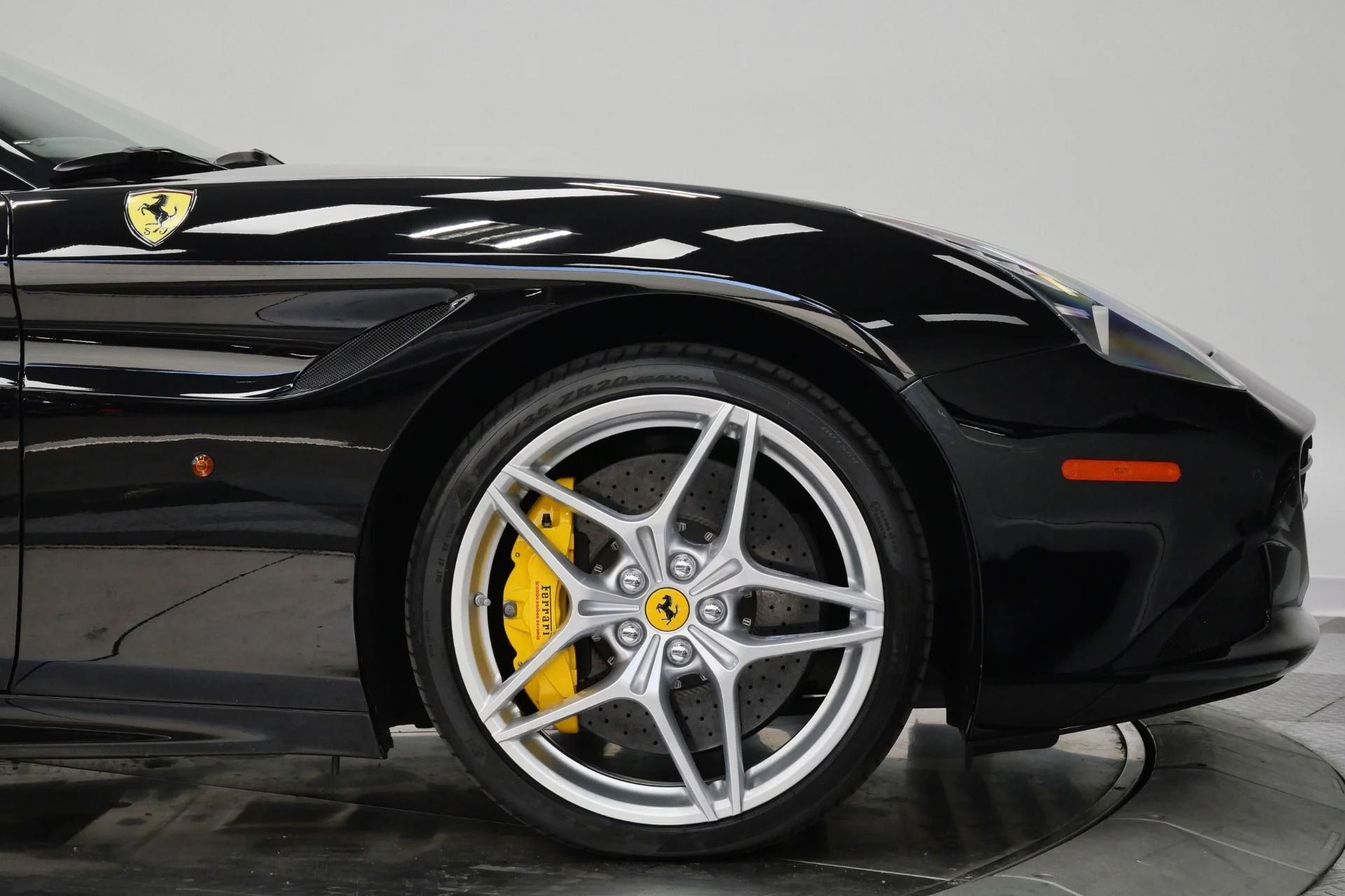 mph051_3867264671_Used_2015_Ferrari_California_T_Carbon_Fiber_Interior_Trim_Low_Miles_1778860408_aff8f5d917
