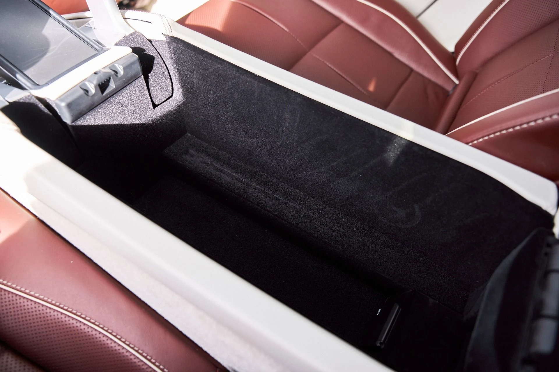 mph051_3880926691_Used_2022_Mercedes_Benz_GLS_Maybach_GLS_600_1769655656_b3f087b076