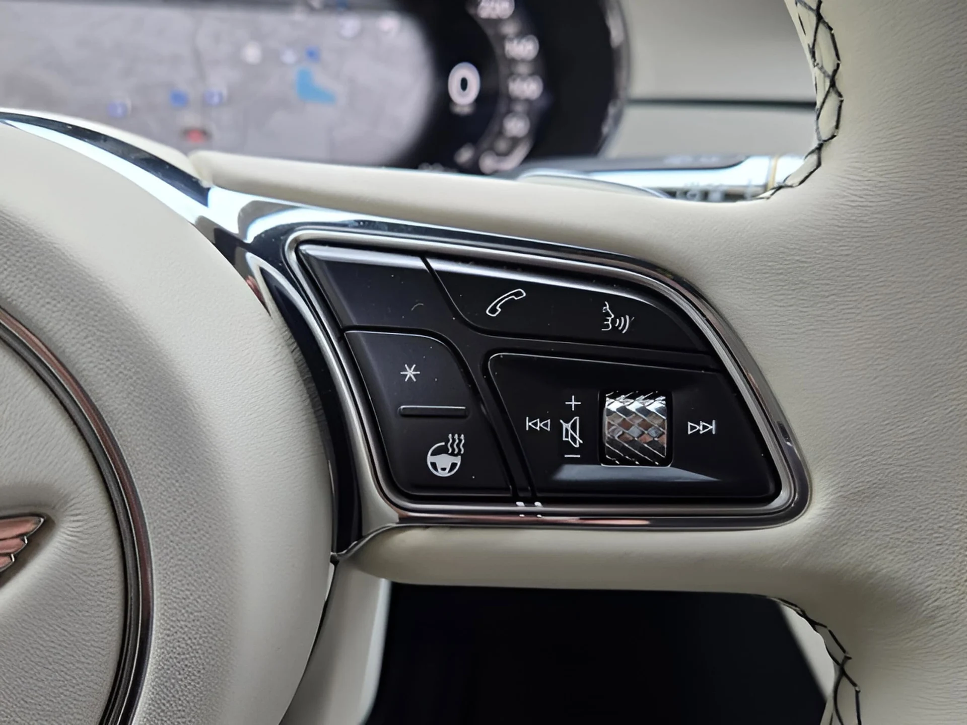 mph051_3890207365_95e2b9a8504ee7eeb0bf932128d3196ax_a4708c558f