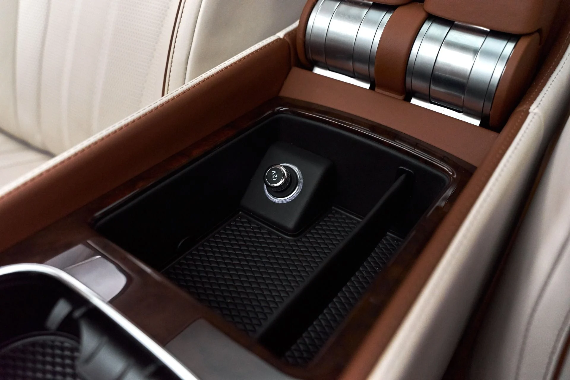 mph051_3936984801_Used_2015_Bentley_Flying_Spur_V8_1615575195_3d439d0c55