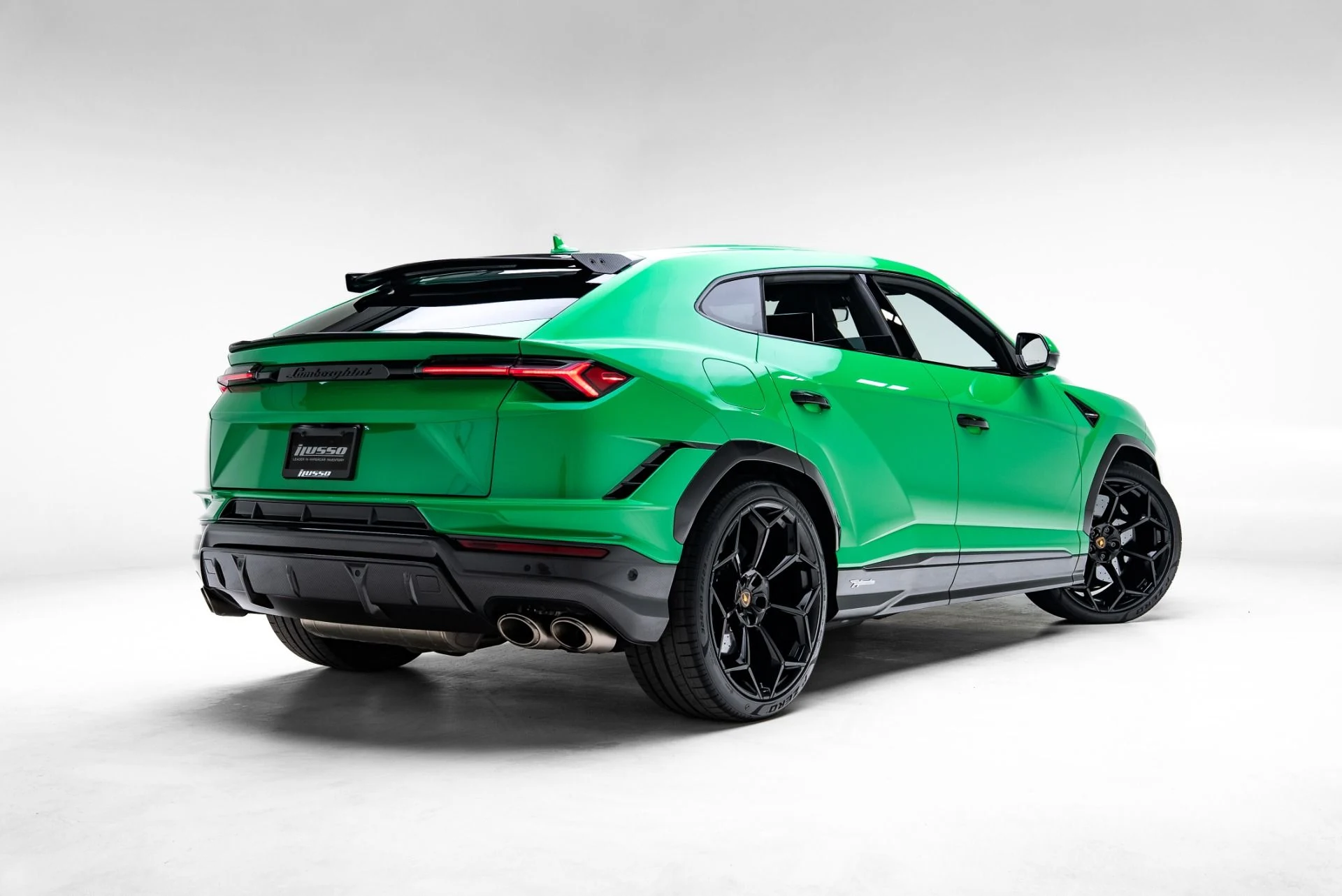 mph051_3942421182_Used_2023_Lamborghini_Urus_Performante_1776122817_5d44870710