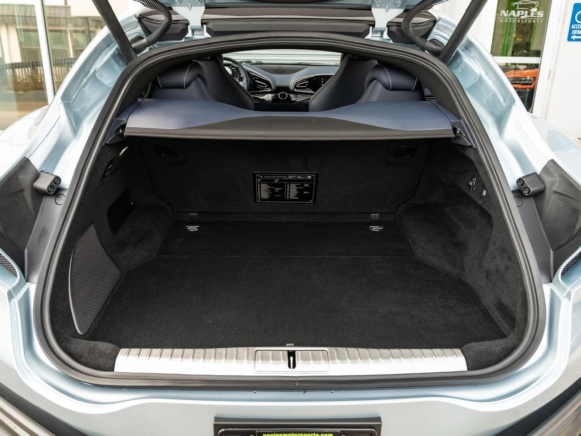 mph051_3942726049_Used_2025_Ferrari_Purosangue_AWD_1768385493_fb38e9e96b