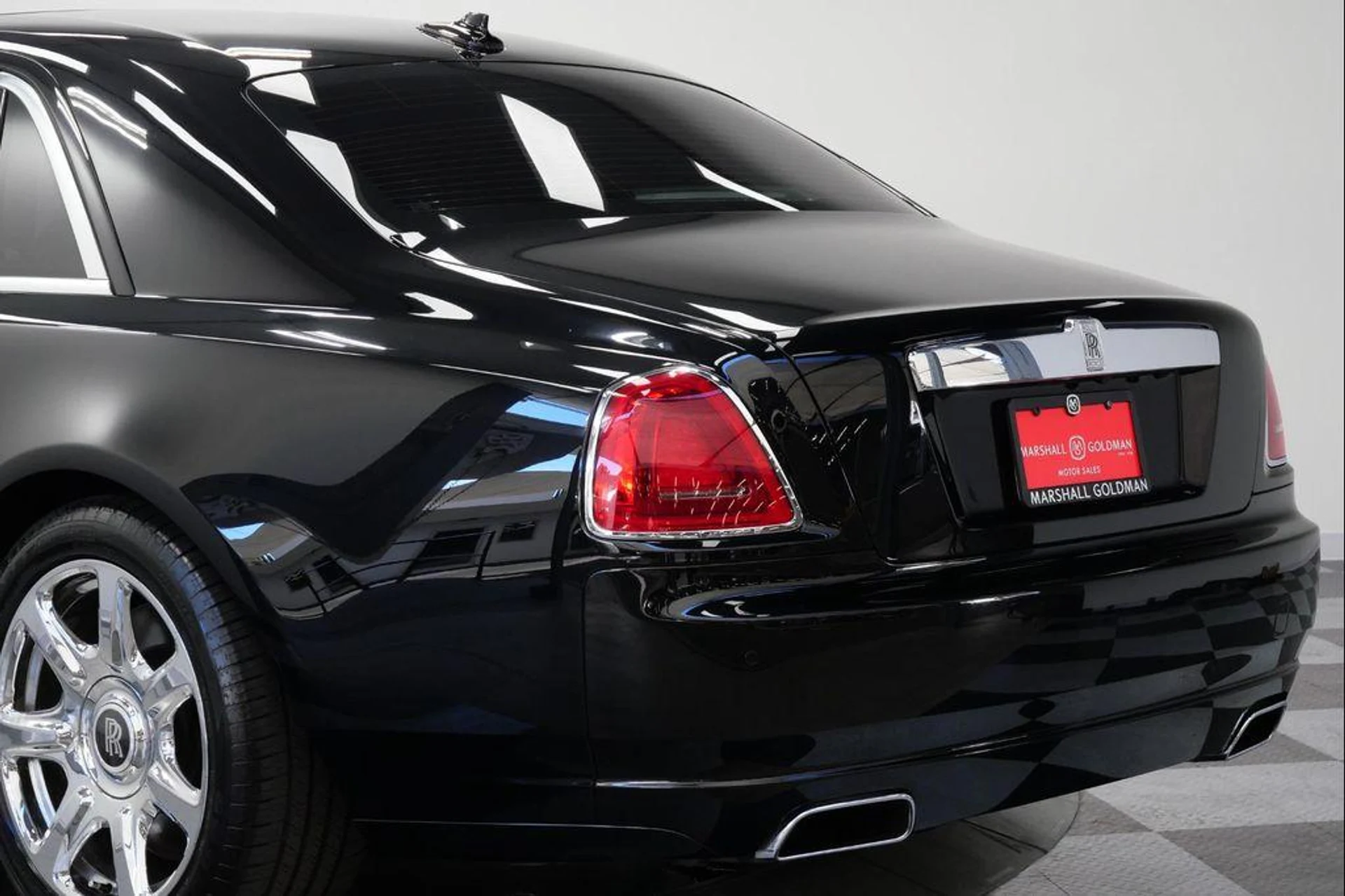 mph051_3953962251_y_I64ntxco01g_Rw09j_UQSHW_7w_MU_0247faad10