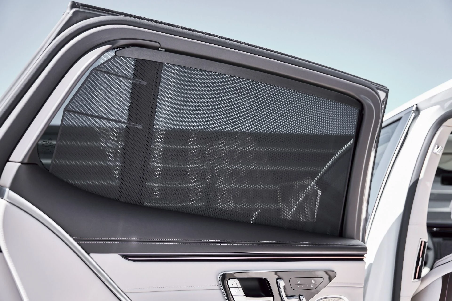 mph051_396291958_Used_2025_Mercedes_Benz_EQS_Maybach_EQS_680_1773365879_ff07290357