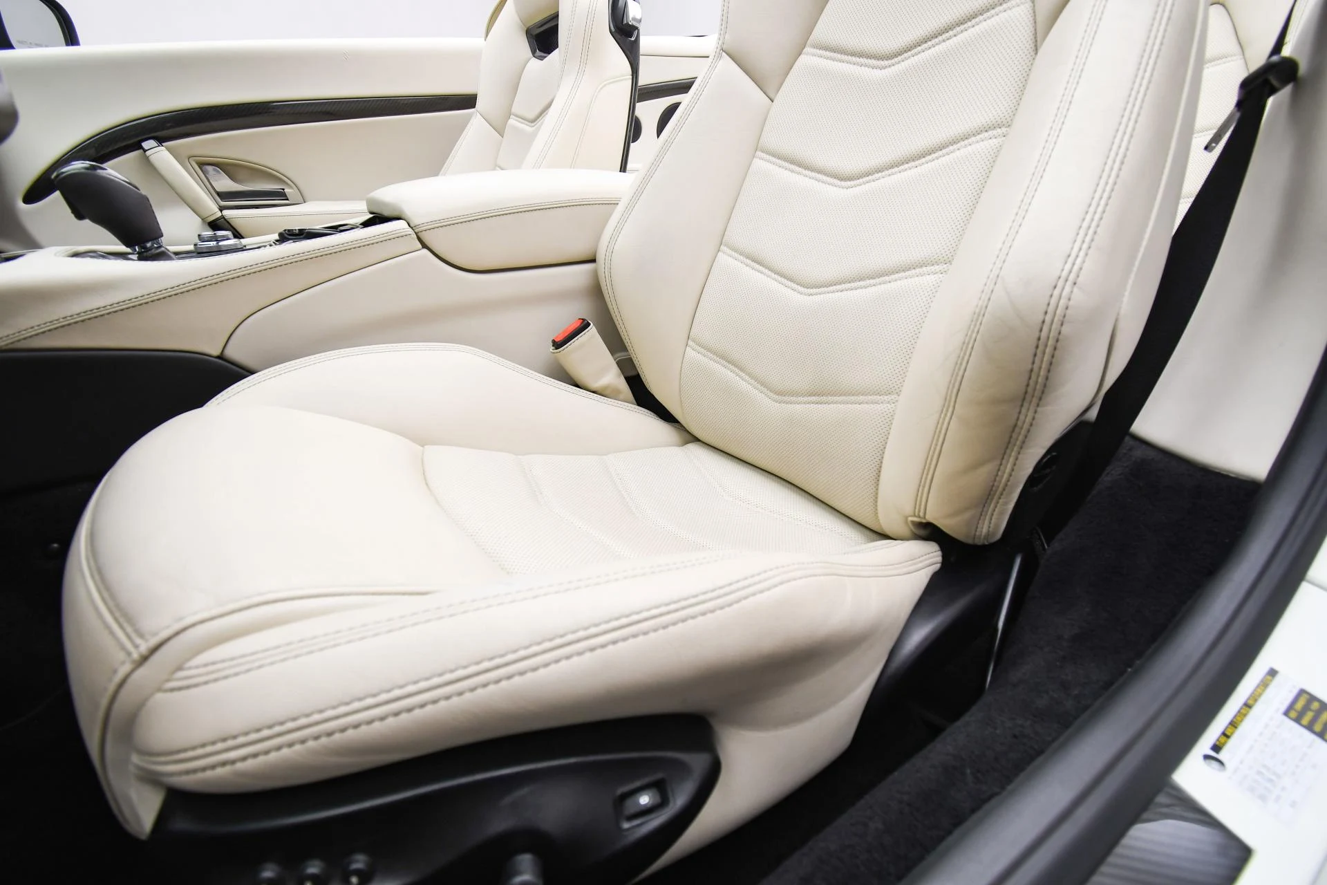 mph051_3967254060_Used_2018_Maserati_Gran_Turismo_Convertible_MC_1755159442_ae1b72f4f4