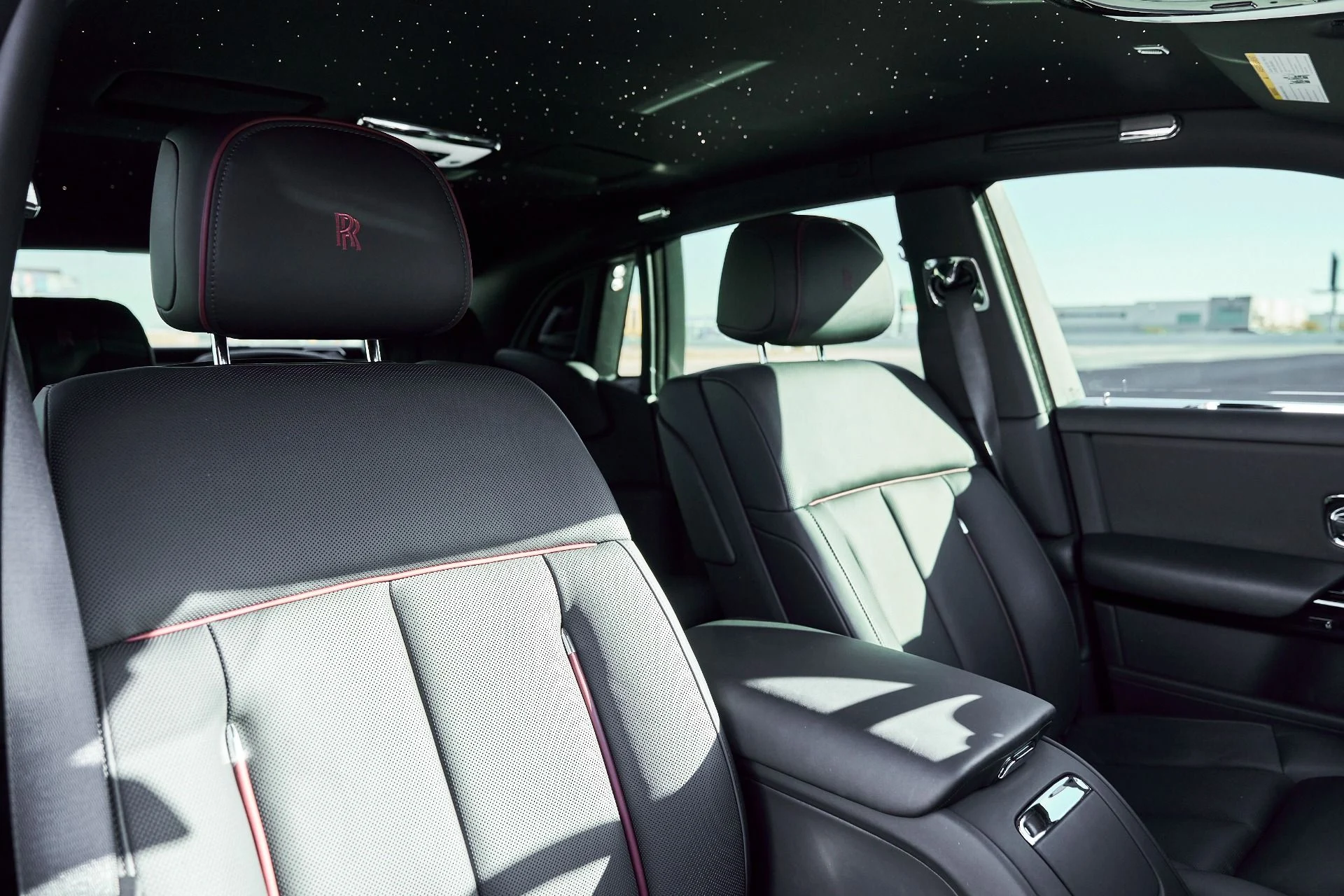 mph051_3977384259_Used_2024_Rolls_Royce_Phantom_Base_1770700115_dc73ef86bd