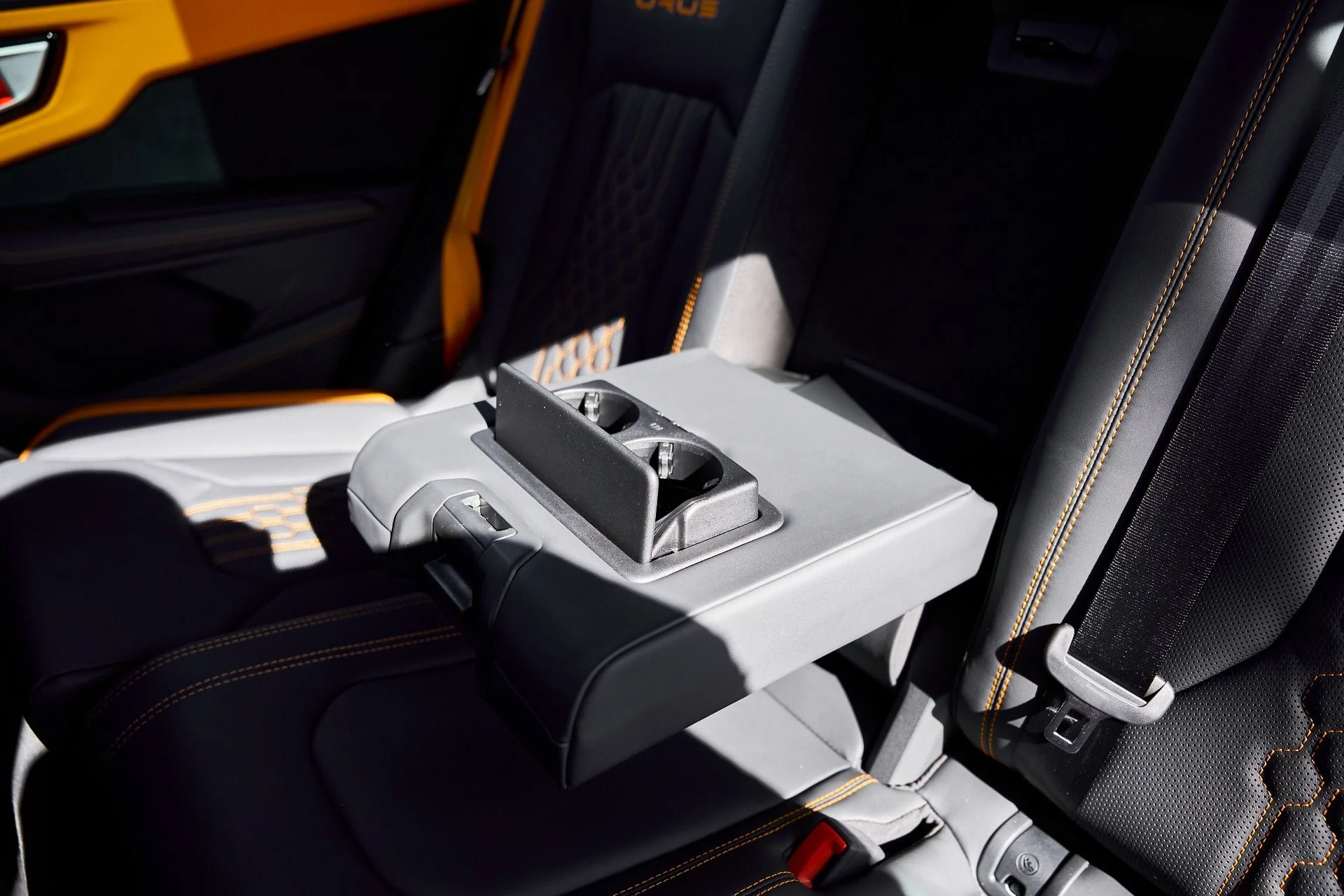 mph051_3988022533_Used_2024_Lamborghini_Urus_S_1768961945_d4b70002b4