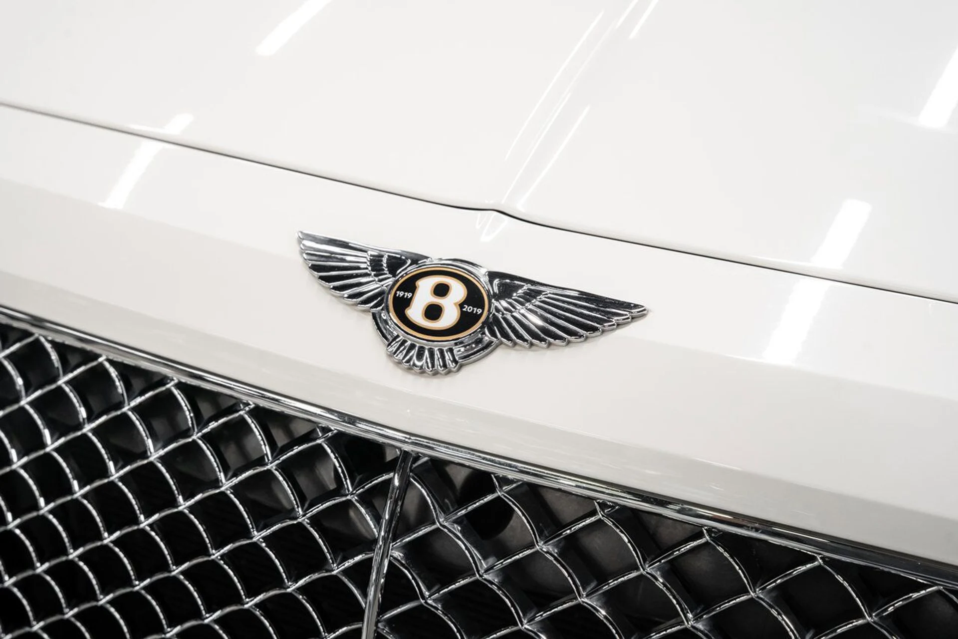 mph051_4045221142_bentley_bentayga_2019_543f8dacd8