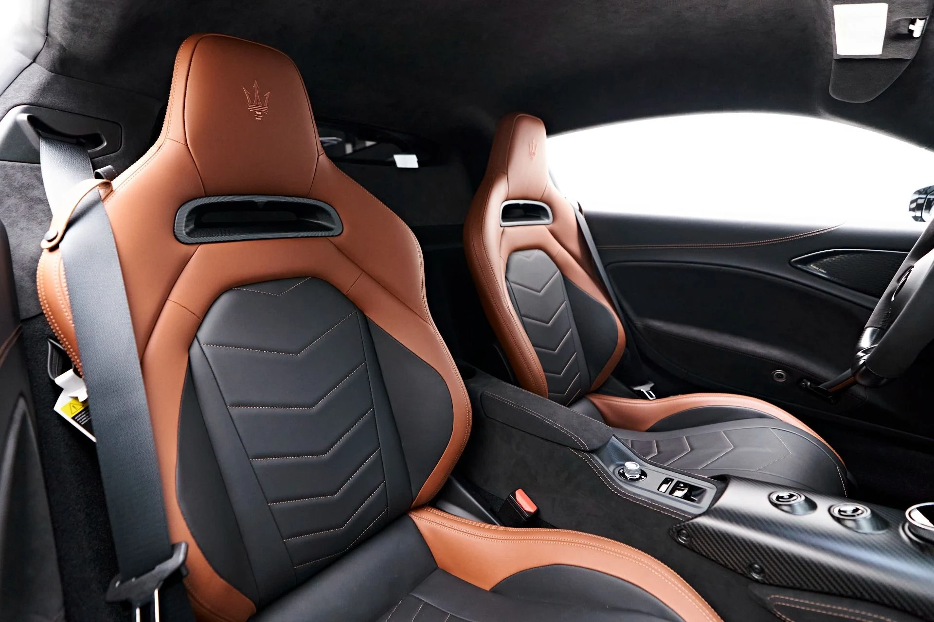 mph051_4118059312_Used_2023_Maserati_MC_20_Base_1721243405_0558e3052d