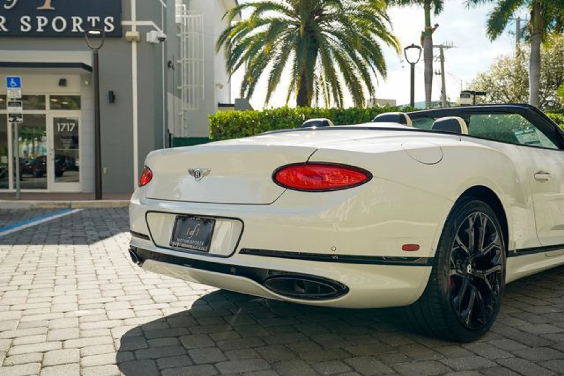 mph051_4132955883_22958239_52_640_05069b6db8