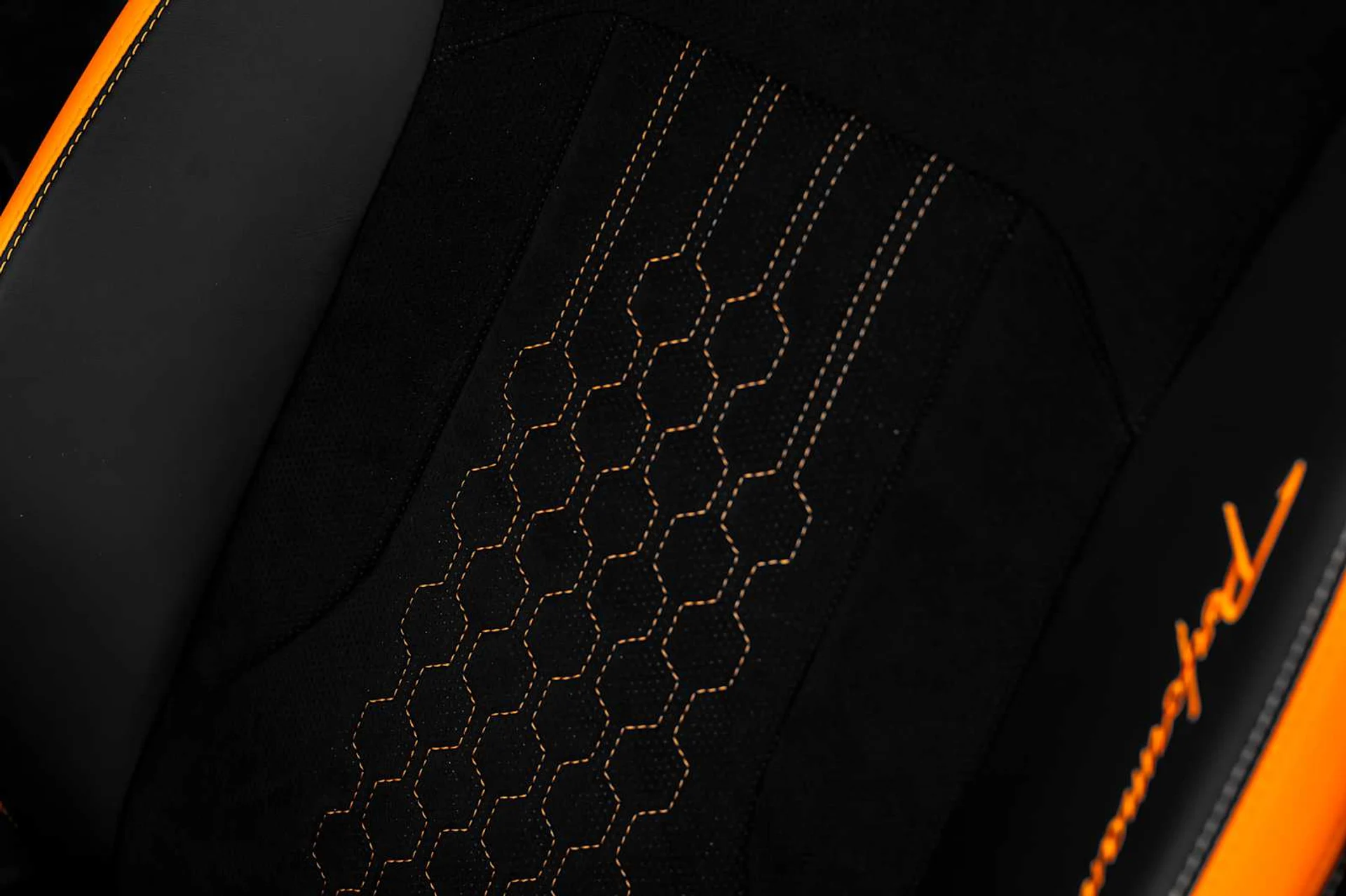 mph051_418591288_c9b0ed223e4624c27bc2ee43755ef6f6x_2d04d2af34