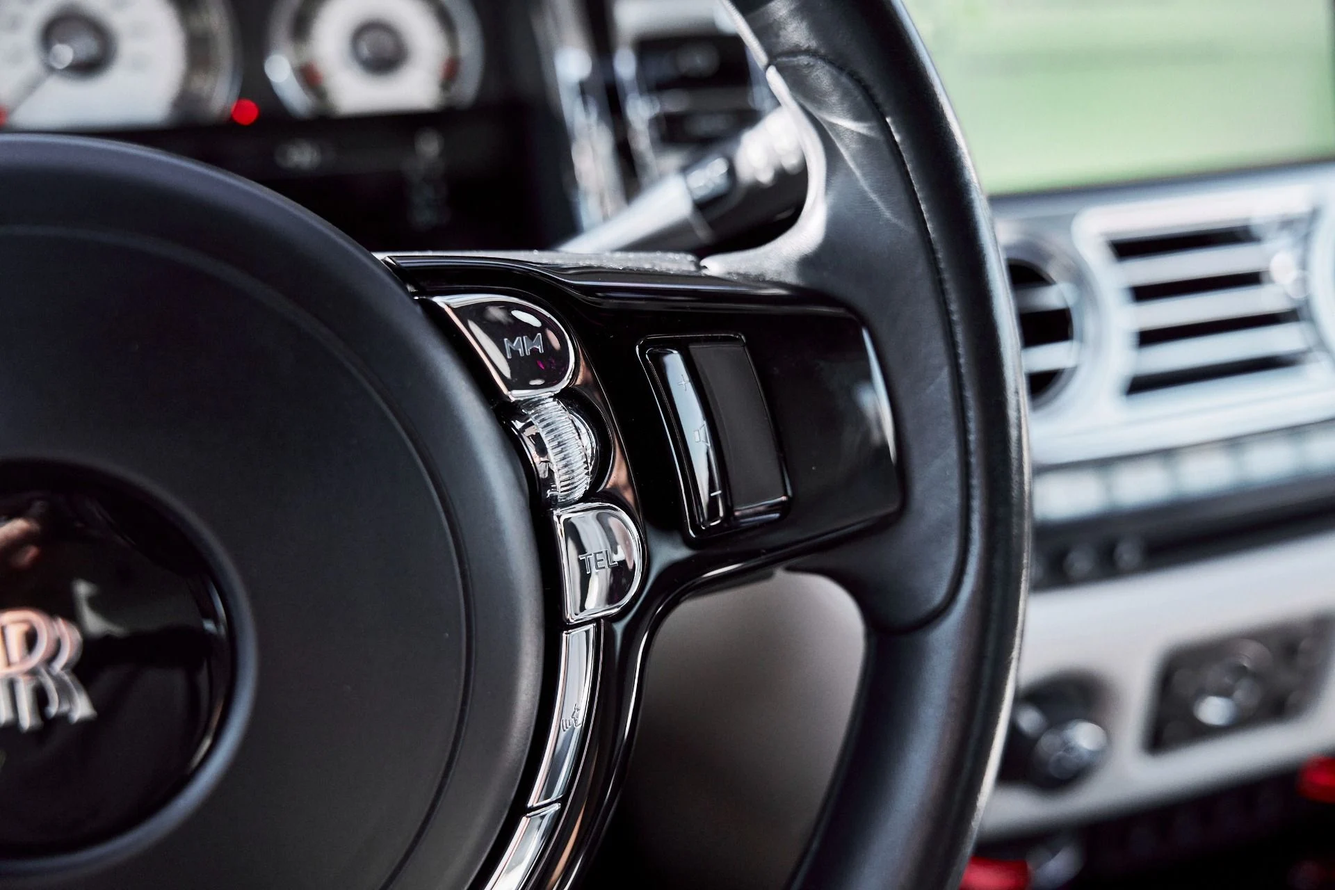 mph051_4201210978_Used_2015_Rolls_Royce_Wraith_1770669880_fa821cd1f1