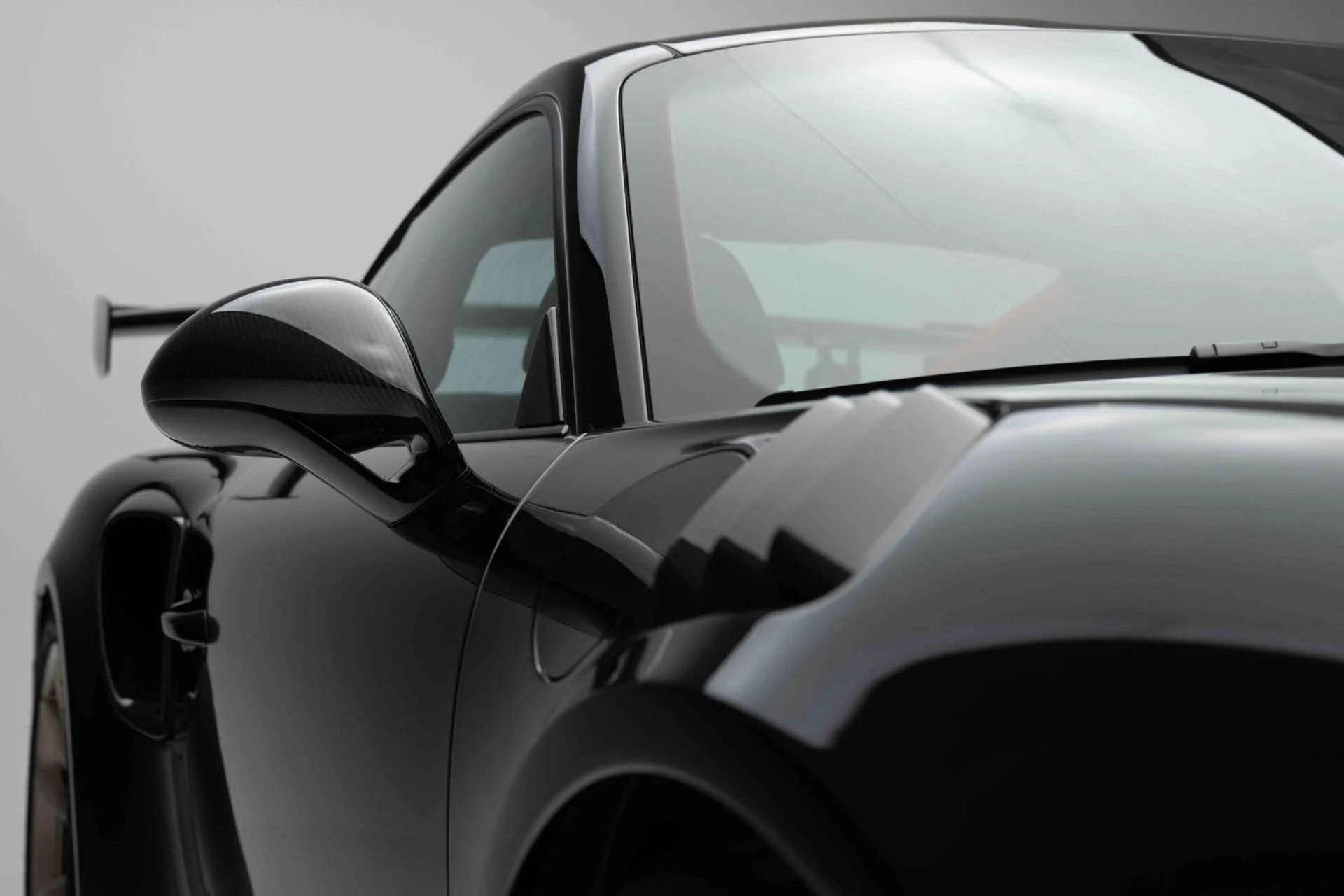 mph051_4209427132_Used_2018_Porsche_911_GT_2_RS_1774025668_3516fa5ce8