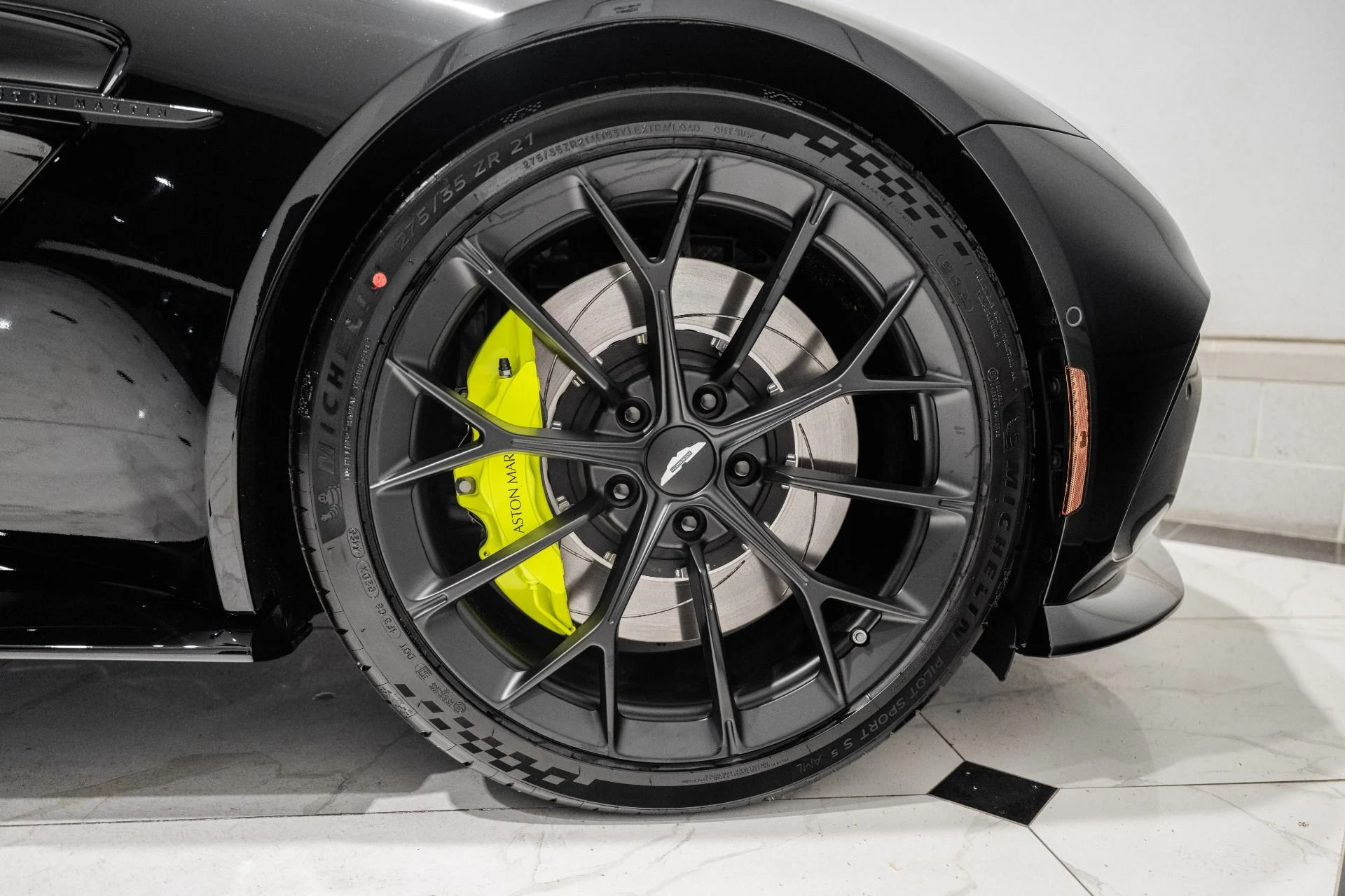 mph051_4232633414_New_2026_Aston_Martin_Vantage_S_Roadster_1780941042_d699cf42bc