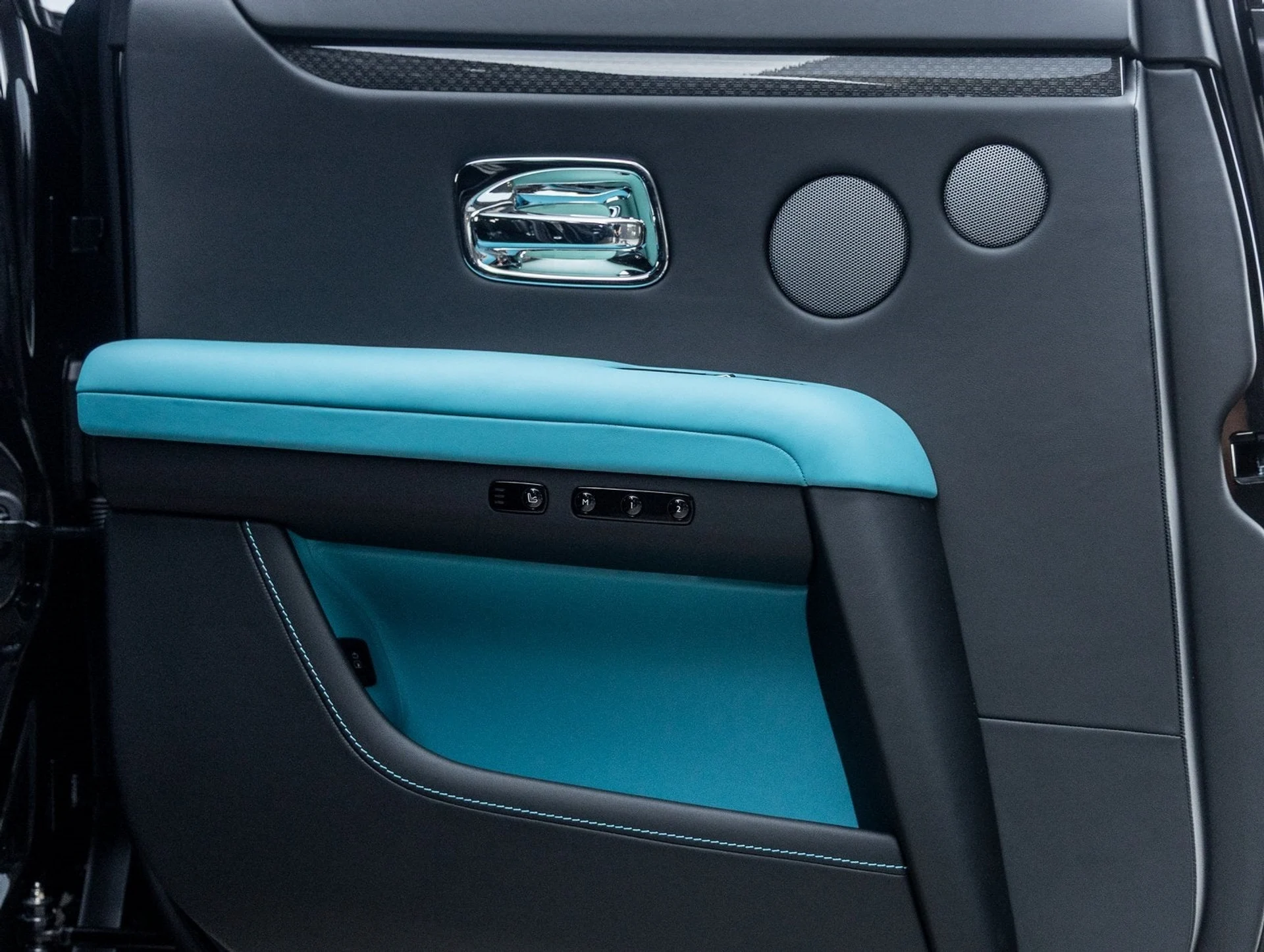 mph051_4244193766_52_ef6c703bf1