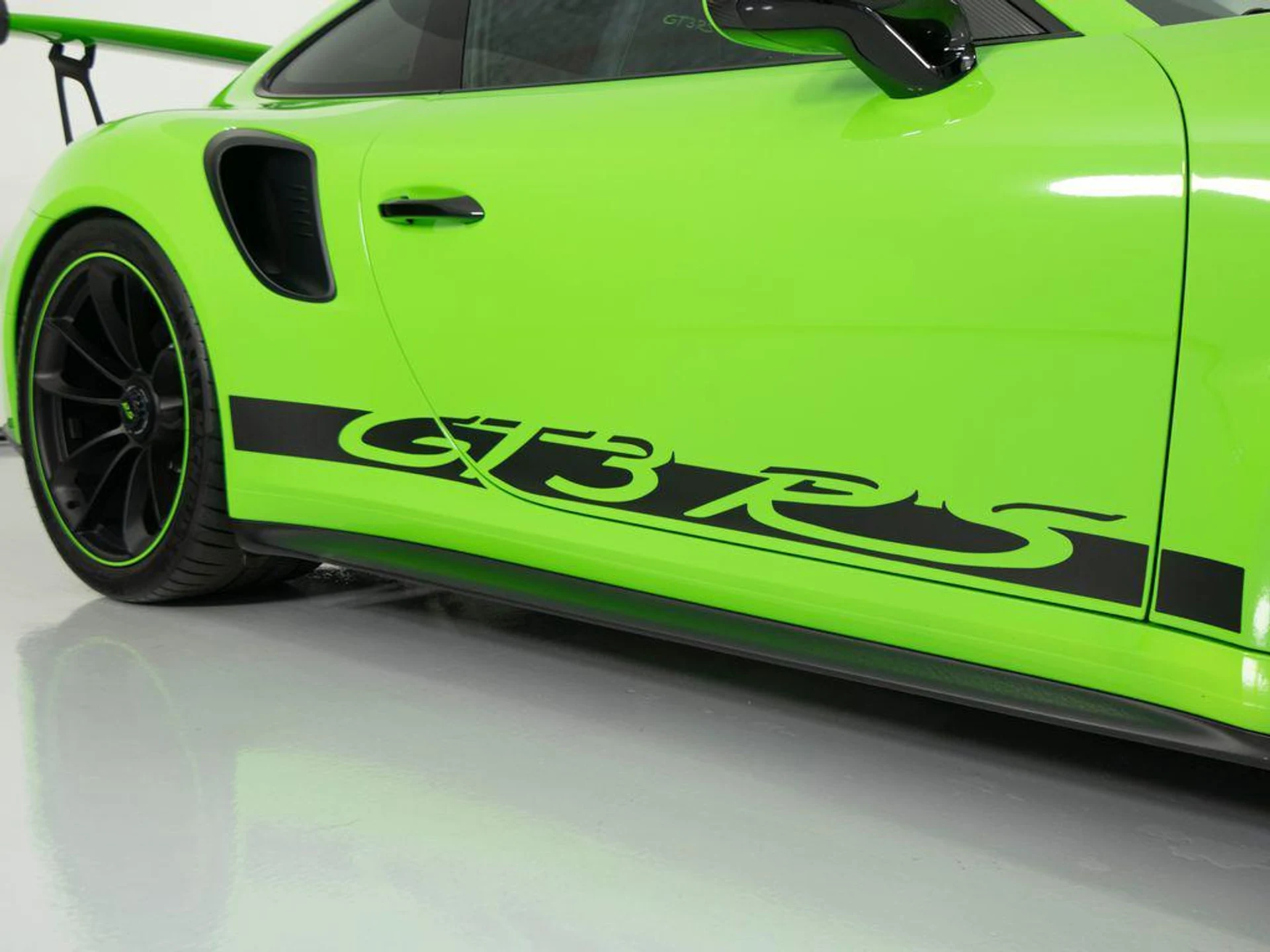 mph051_4255318075_esq_Ost_PP_8hgu_Y_Bmfz6r_ANR_Lq8g_3fdbdcdcbb